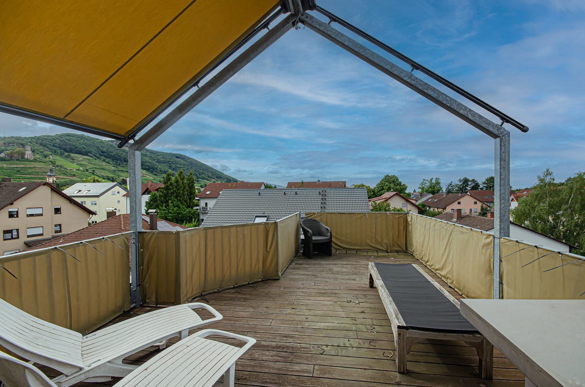 Immobilienangebot - Schriesheim - Alle - Außergewöhnliche Maisonettewohnung mit großer Dachterrasse