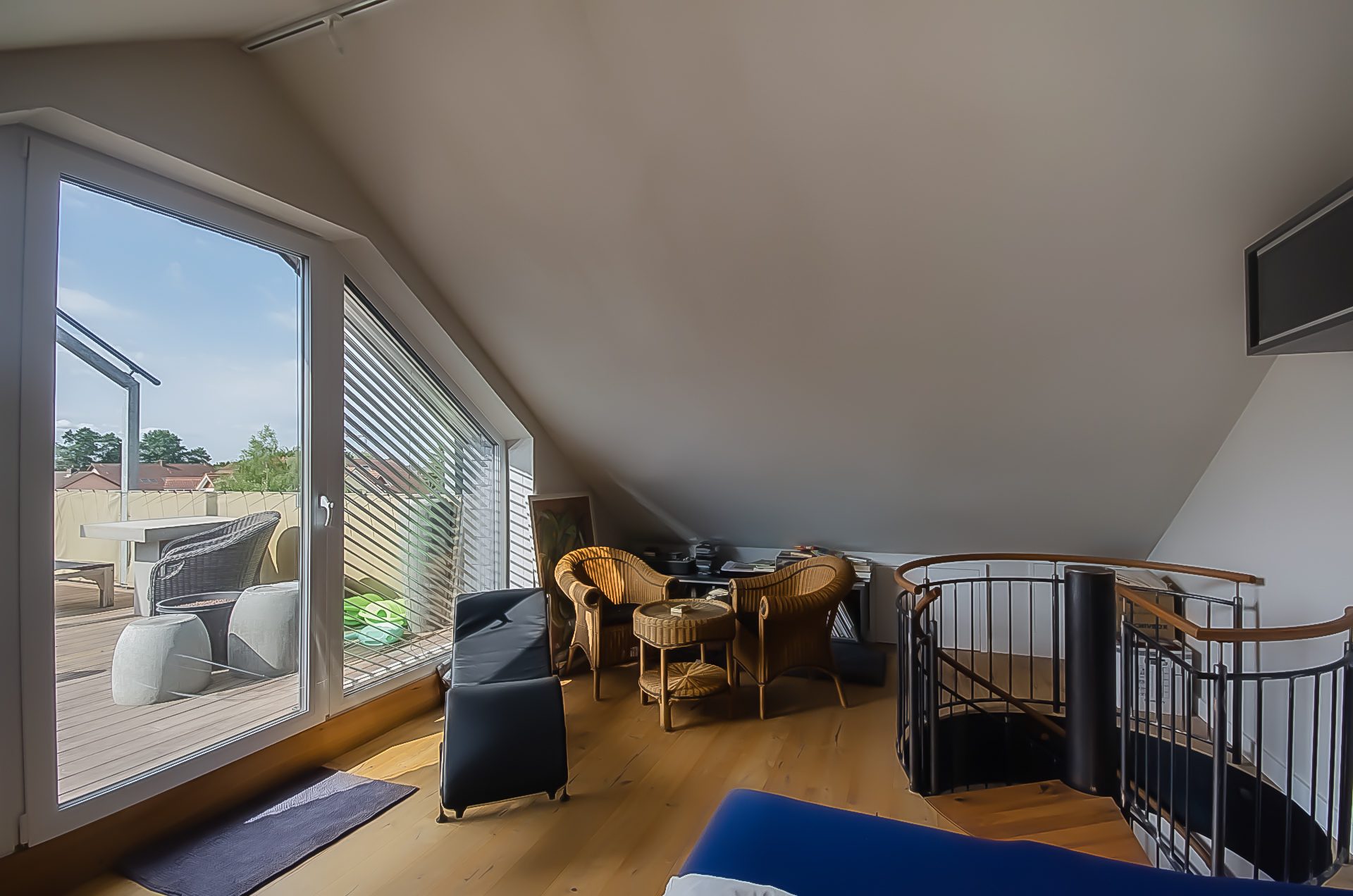 Immobilienangebot - Schriesheim - Alle - Außergewöhnliche Maisonettewohnung mit großer Dachterrasse