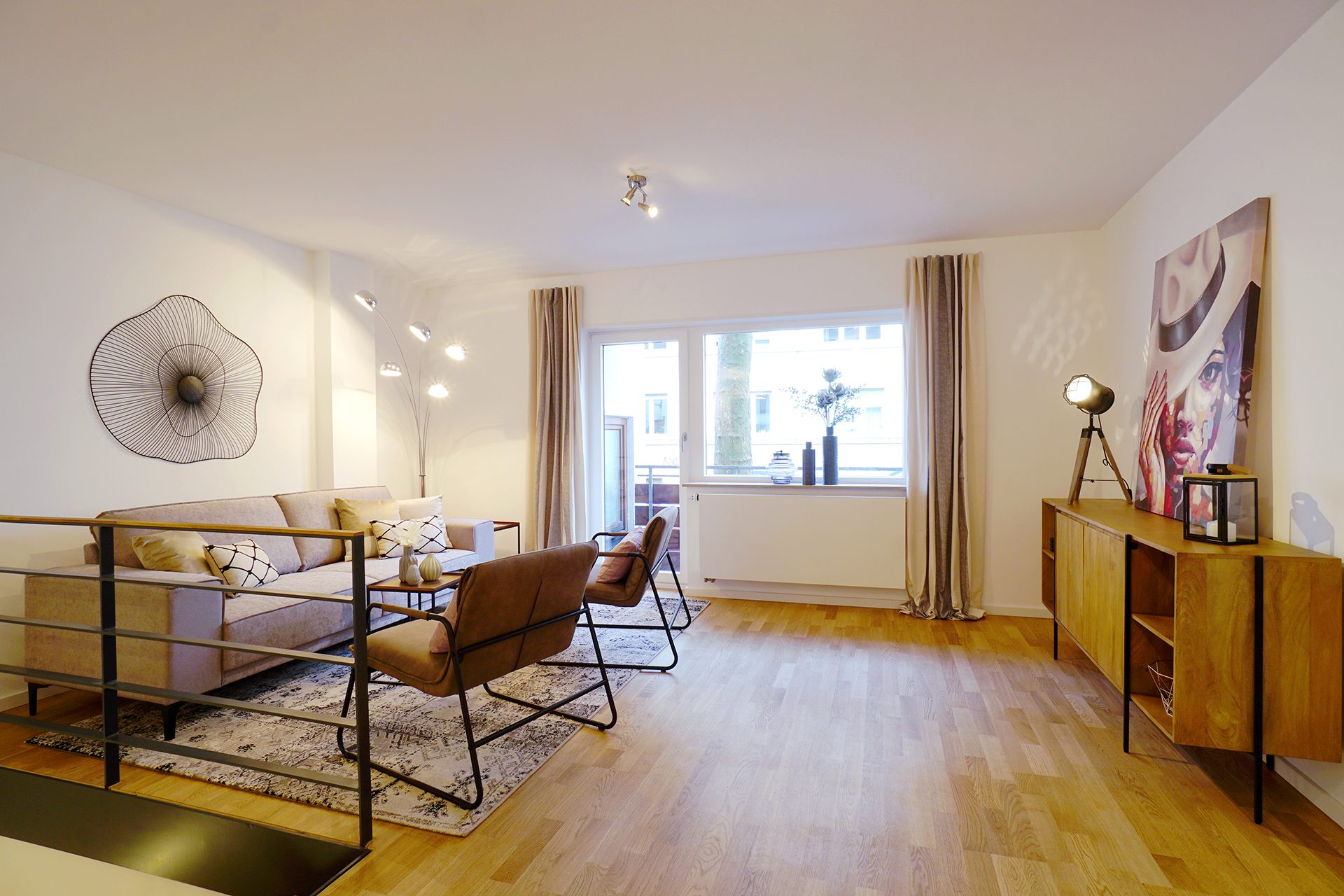 Immobilienangebot - Heidelberg - Alle - Frisch renovierte, großzügige Maisonette-Wohnung mit Wintergarten und zwei TG-Stellplätzen