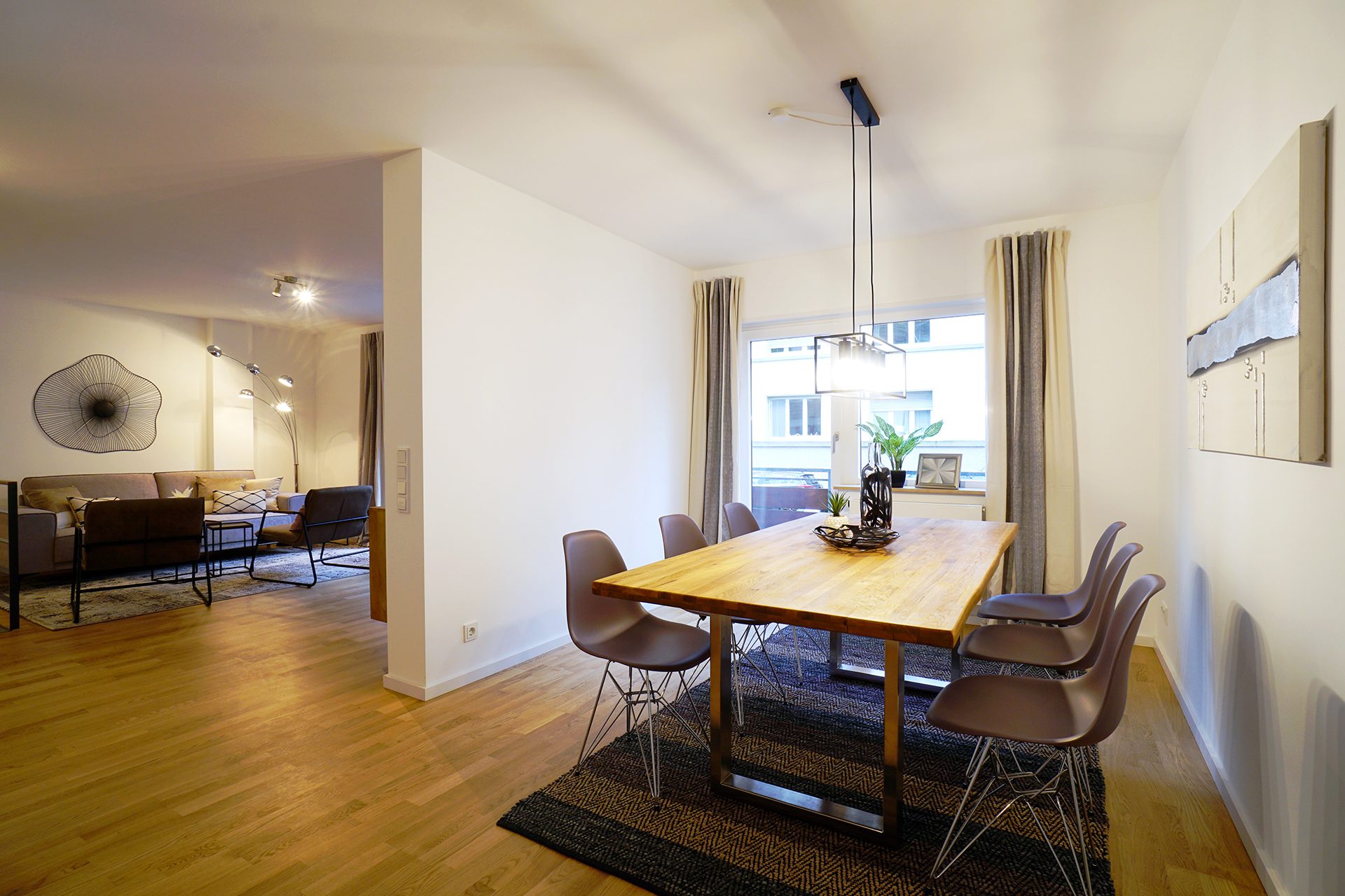 Immobilienangebot - Heidelberg - Alle - Frisch renovierte, großzügige Maisonette-Wohnung mit Wintergarten und zwei TG-Stellplätzen