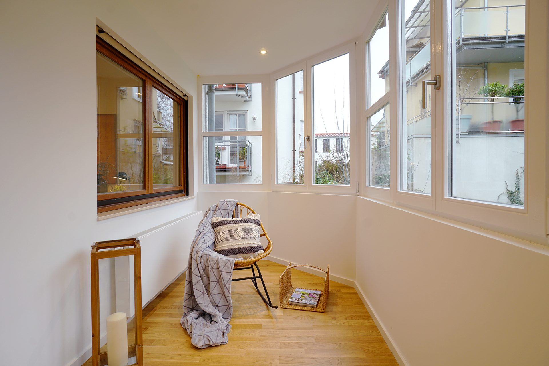 Immobilienangebot - Heidelberg - Alle - Frisch renovierte, großzügige Maisonette-Wohnung mit Wintergarten und zwei TG-Stellplätzen