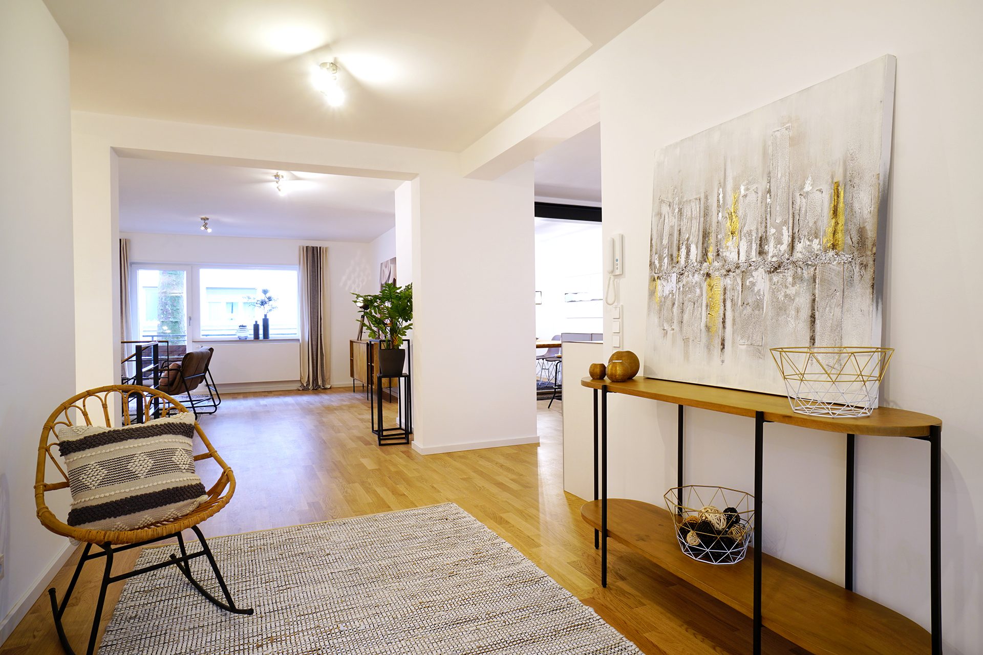 Immobilienangebot - Heidelberg - Alle - Frisch renovierte, großzügige Maisonette-Wohnung mit Wintergarten und zwei TG-Stellplätzen