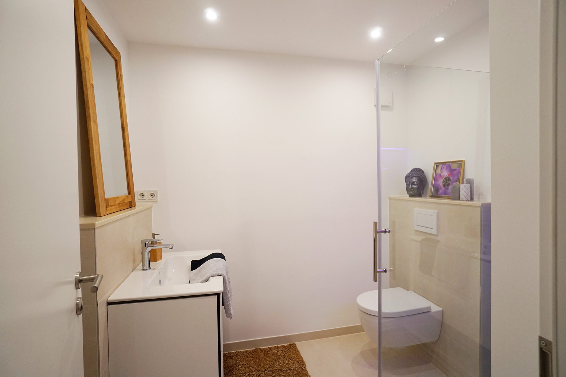 Immobilienangebot - Heidelberg - Alle - Frisch renovierte, großzügige Maisonette-Wohnung mit Wintergarten und zwei TG-Stellplätzen