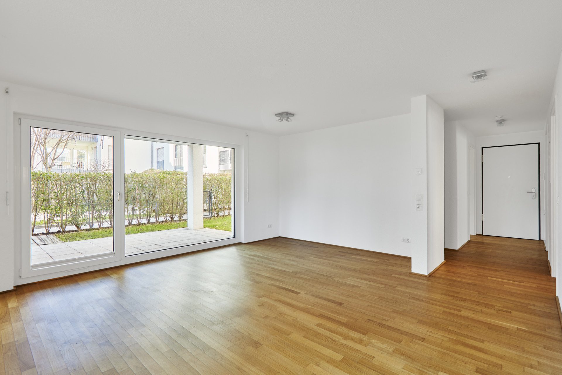 Immobilienangebot - Schriesheim - Alle - Modern und barrierefrei wohnen in Schriesheim: 3-Zimmer-EG-Wohnung mit Garten und 2 Stellplätzen