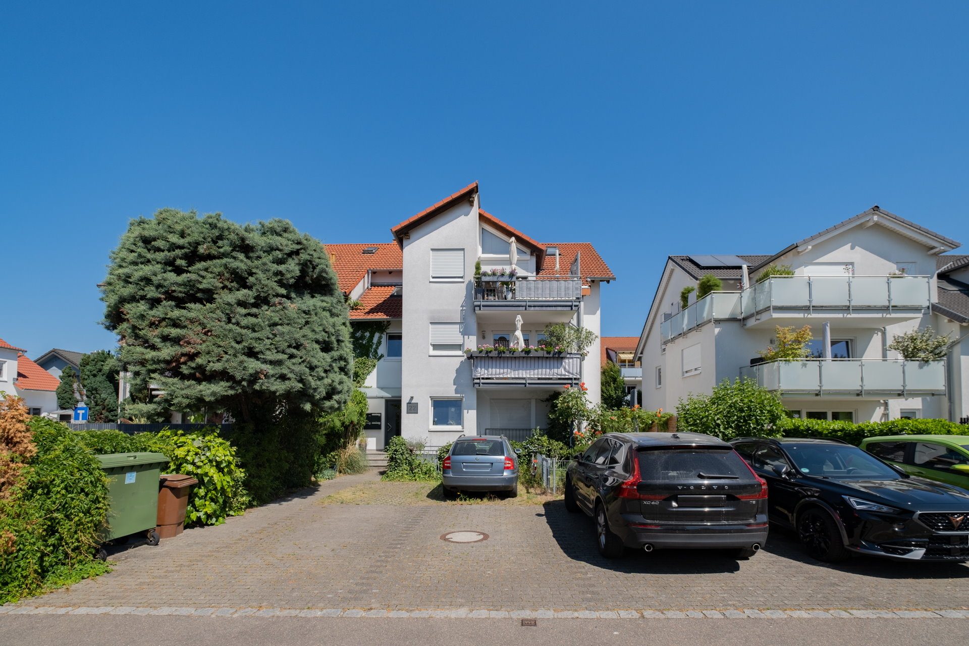 Immobilienangebot - Schriesheim - Alle - Ohne Käuferprovision in Schriesheim: 4-Zimmer-Wohnung mit 2 Balkonen und 1 Stellplatz