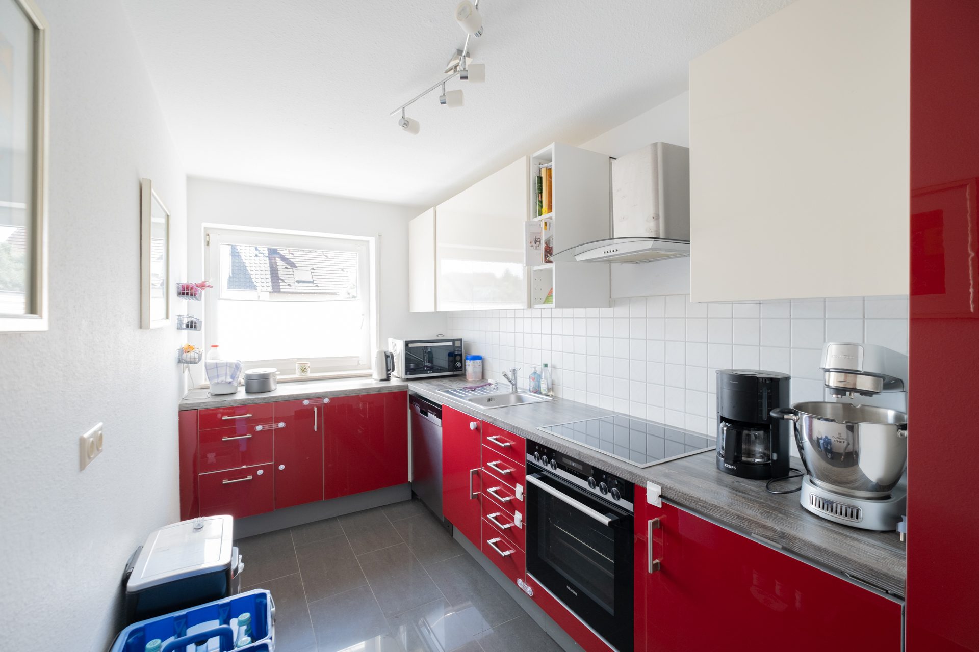 Immobilienangebot - Schriesheim - Alle - Ohne Käuferprovision in Schriesheim: 4-Zimmer-Wohnung mit 2 Balkonen und 1 Stellplatz