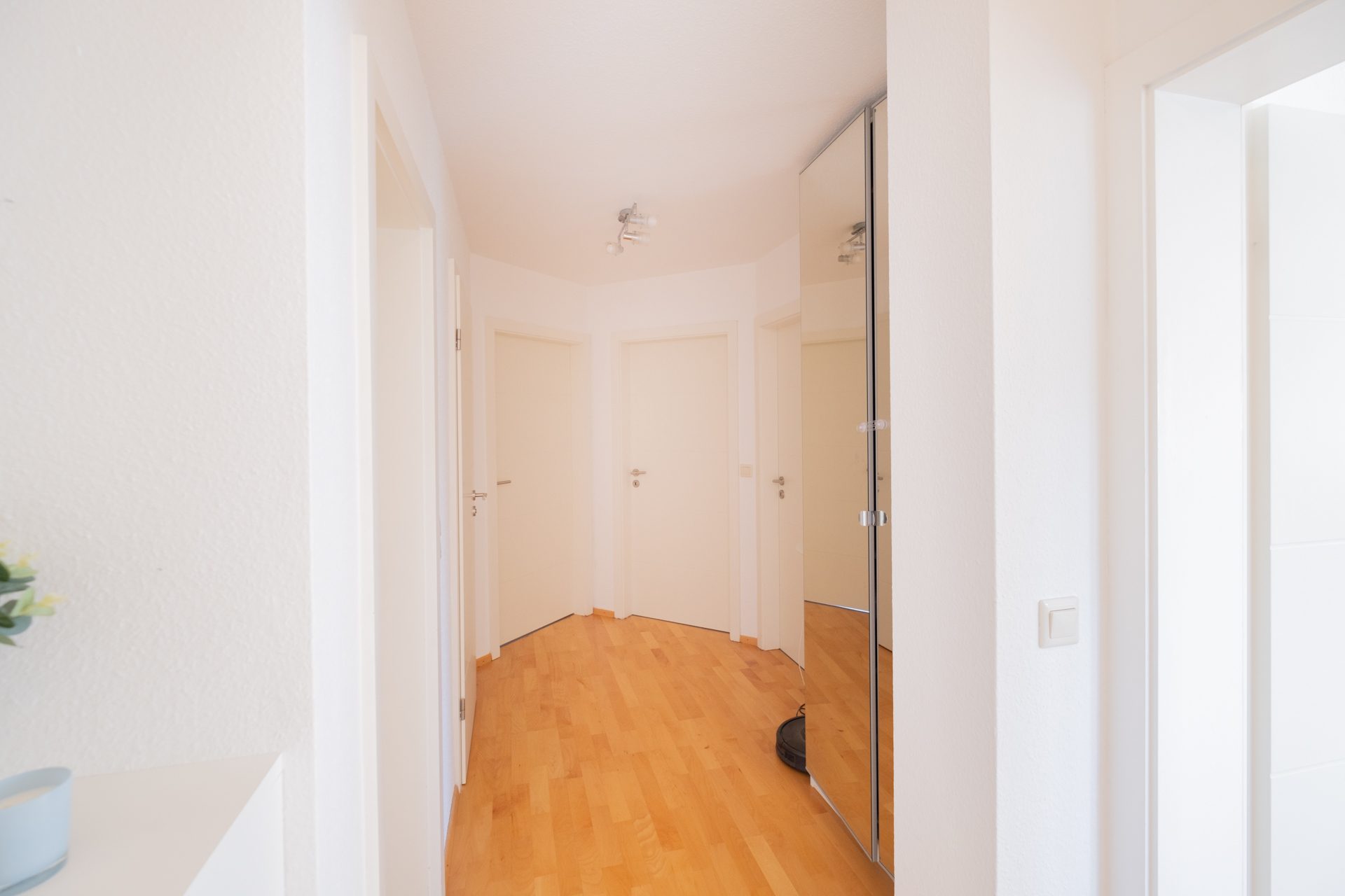 Immobilienangebot - Schriesheim - Alle - Ohne Käuferprovision in Schriesheim: 4-Zimmer-Wohnung mit 2 Balkonen und 1 Stellplatz