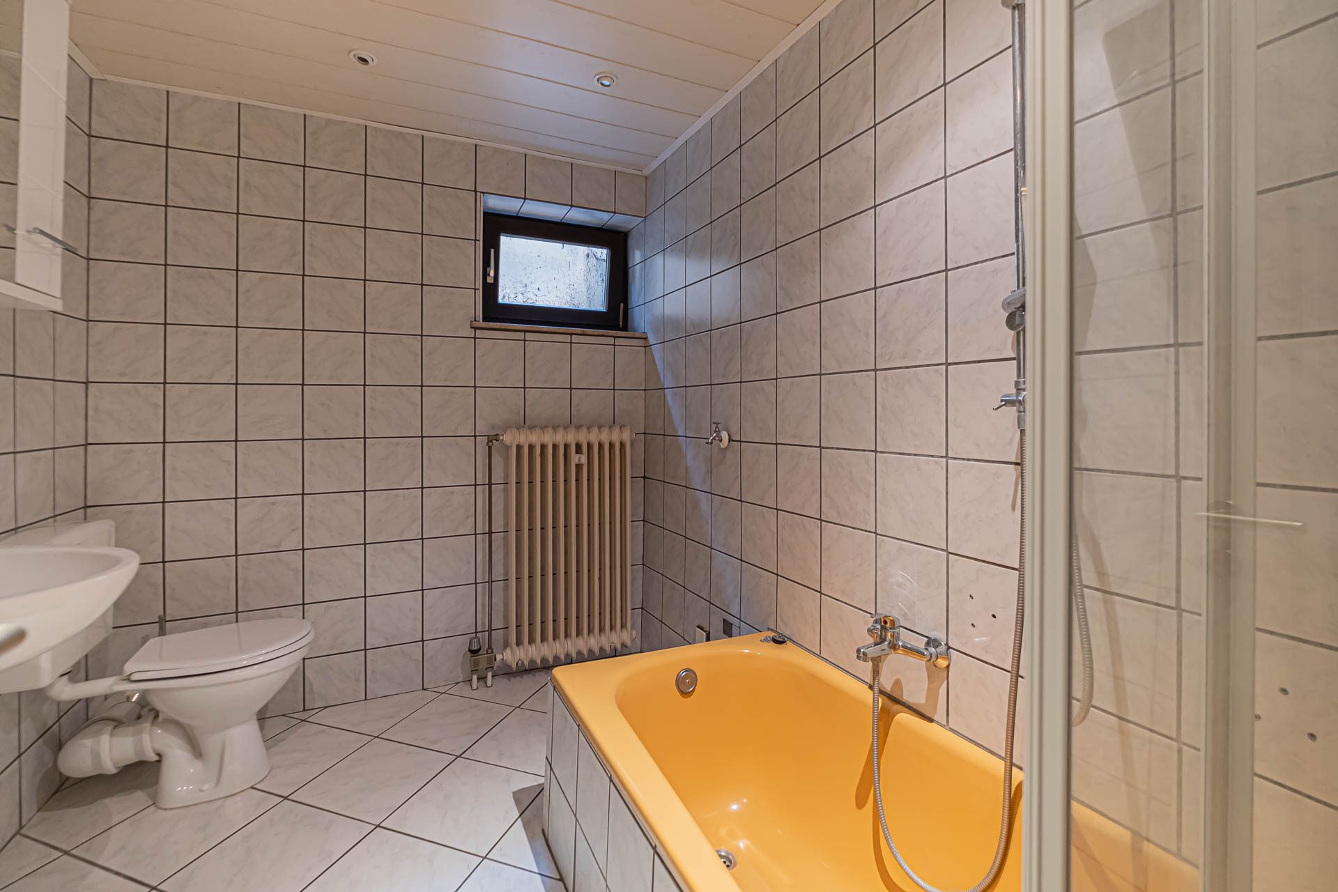 Immobilienangebot - Schriesheim - Alle - Zeitlich begrenztes Mietangebot: Idyllisches Einfamilienhaus mit Einliegerwohnung und kleinem Garten