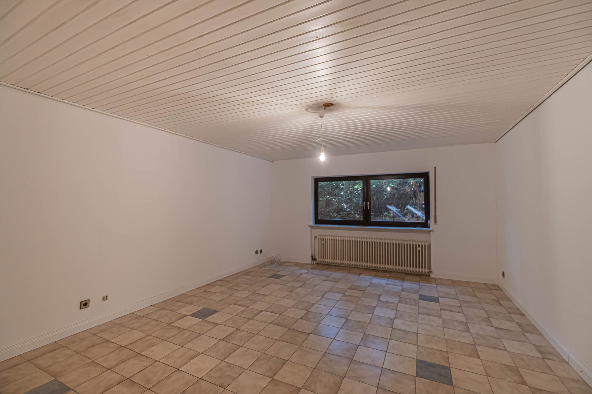 Immobilienangebot - Schriesheim - Alle - Zeitlich begrenztes Mietangebot: Idyllisches Einfamilienhaus mit Einliegerwohnung und kleinem Garten