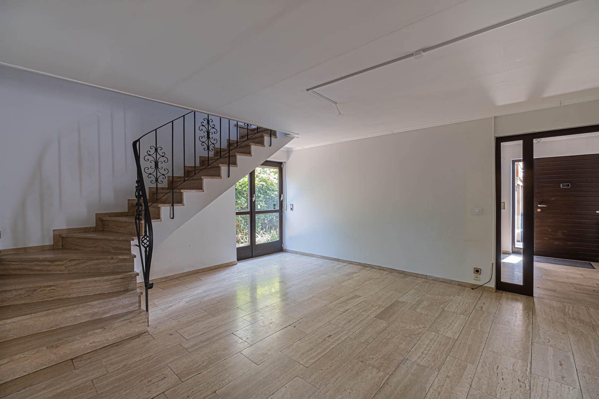Immobilienangebot - Schriesheim - Alle - Zeitlich begrenztes Mietangebot: Idyllisches Einfamilienhaus mit Einliegerwohnung und kleinem Garten