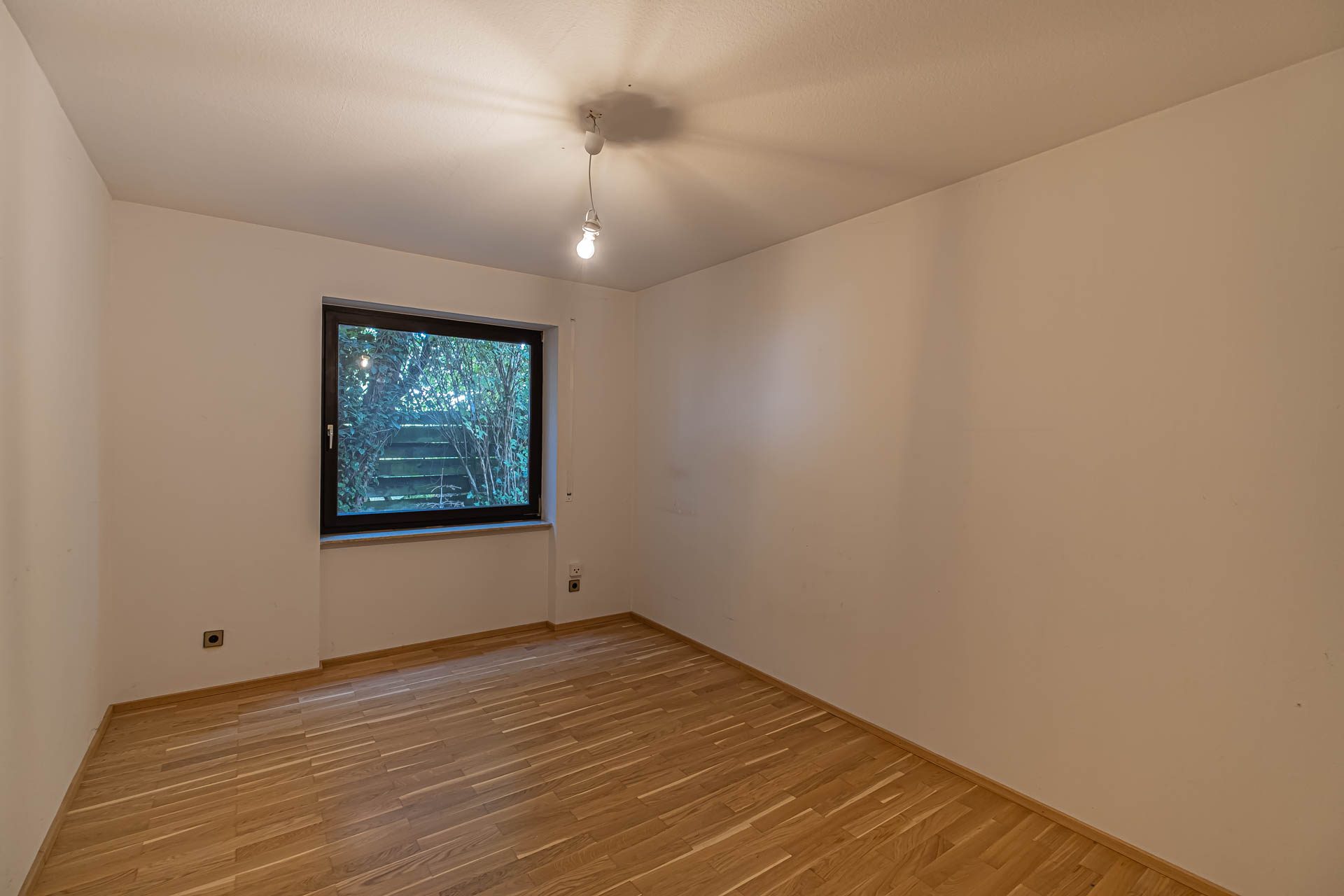 Immobilienangebot - Schriesheim - Alle - Zeitlich begrenztes Mietangebot: Idyllisches Einfamilienhaus mit Einliegerwohnung und kleinem Garten