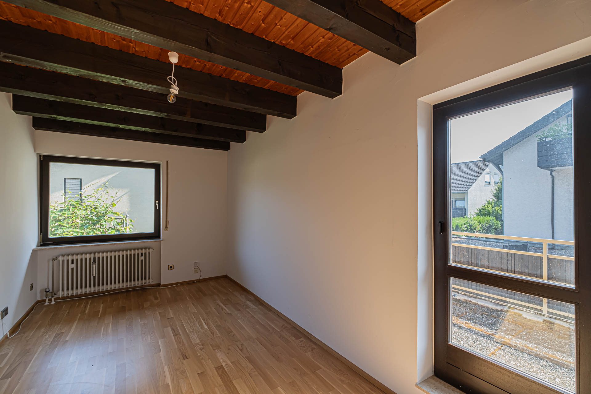 Immobilienangebot - Schriesheim - Alle - Zeitlich begrenztes Mietangebot: Idyllisches Einfamilienhaus mit Einliegerwohnung und kleinem Garten