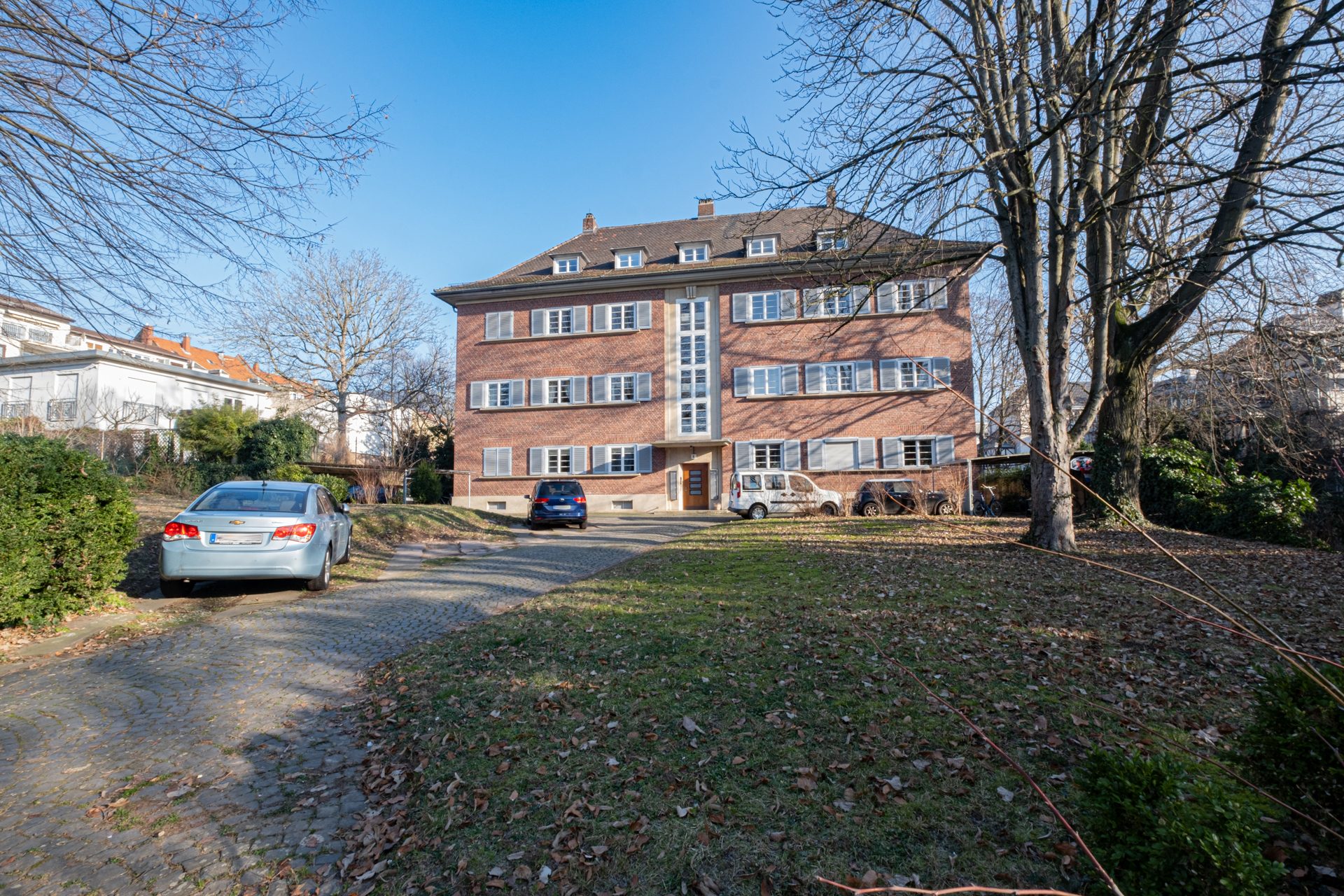 Immobilienangebot - Heidelberg / Neuenheim - Alle - In Top-Lage: großzügige 4-Zimmer-Wohnung in historischem MFH mit Gartenanteil und Stellplatz