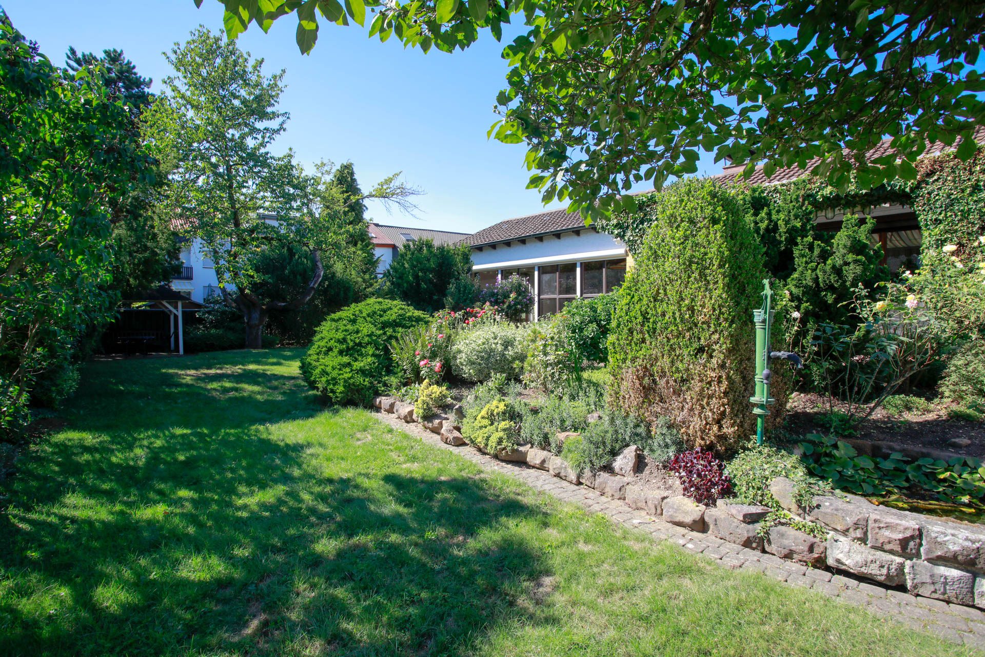 Immobilienangebot - Ilvesheim - Alle - Geräumiger Bungalow auf großem Grundstück in Ilvesheim
