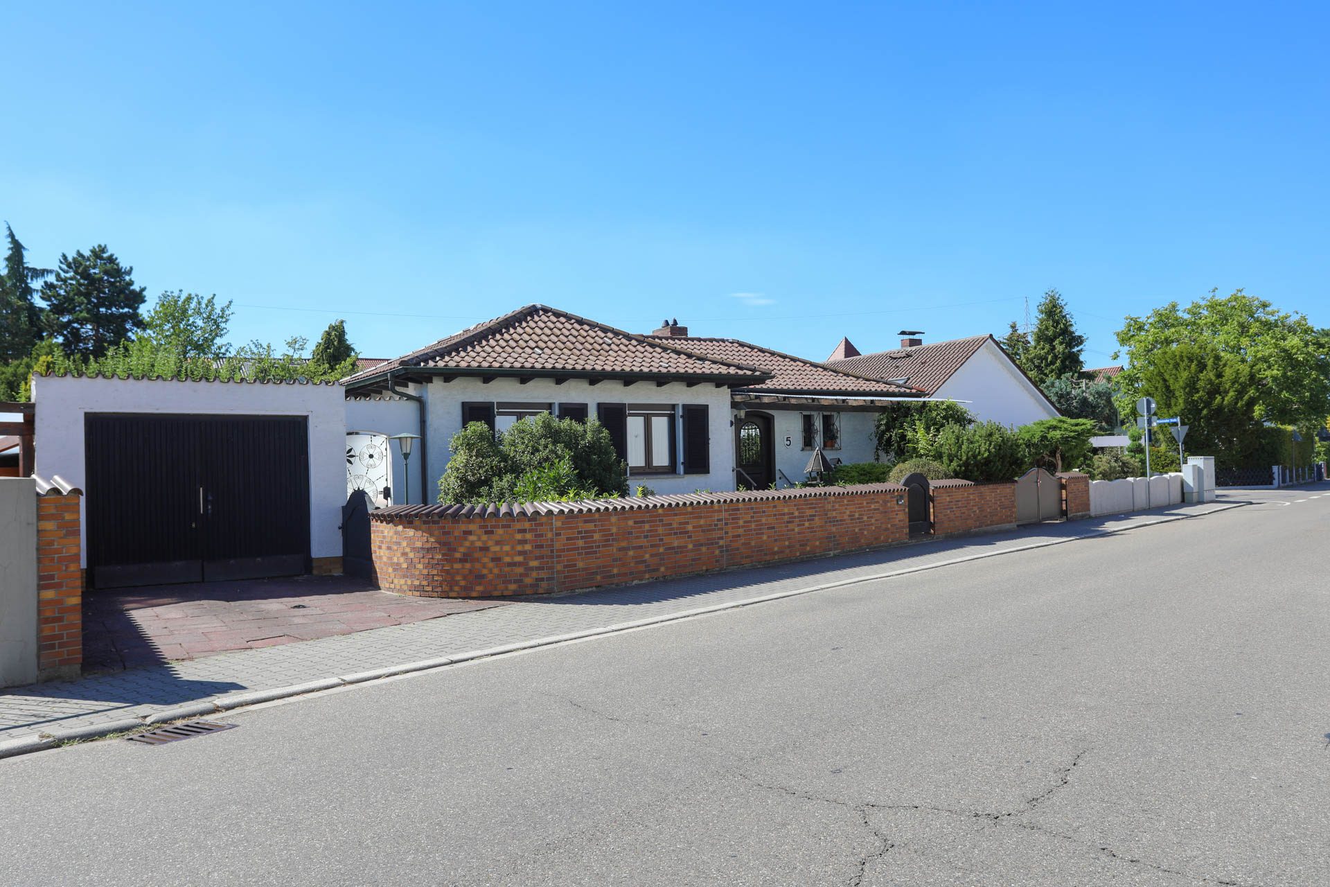 Immobilienangebot - Ilvesheim - Alle - Geräumiger Bungalow auf großem Grundstück in Ilvesheim