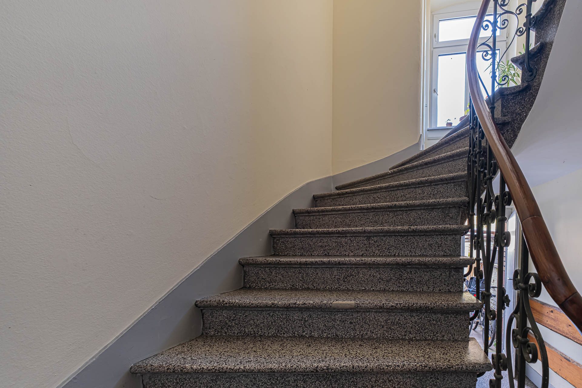 Immobilienangebot - Heidelberg - Alle - Prächtiges Wohn- und Geschäftshaus mit historischer Gaststätte und drei Wohneinheiten in Top-Lage