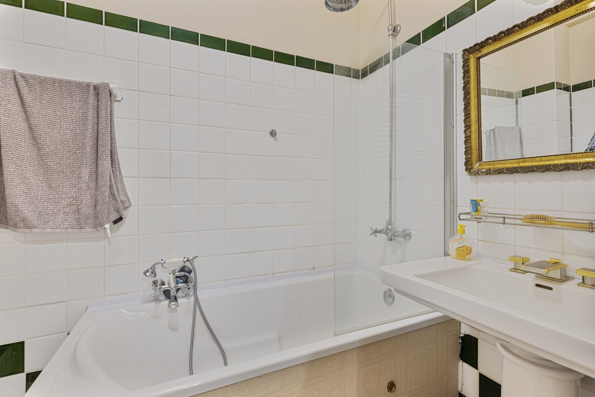 Immobilienangebot - Heidelberg - Alle - In begehrter Altstadt-Lage: Sehr gepflegtes Wohnhaus mit außerordentlichem Charme