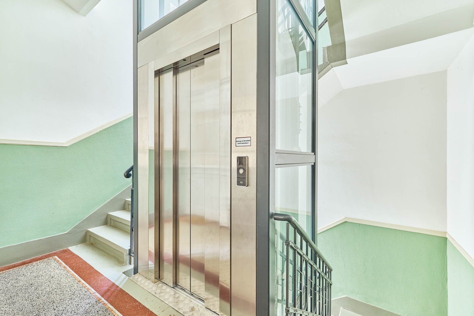 Immobilienangebot - Heidelberg - Alle - Rarität in der Weststadt: Liebevoll sanierte Altbauwohnung mit 2 Bädern, 2 Balkonen und Fahrstuhl