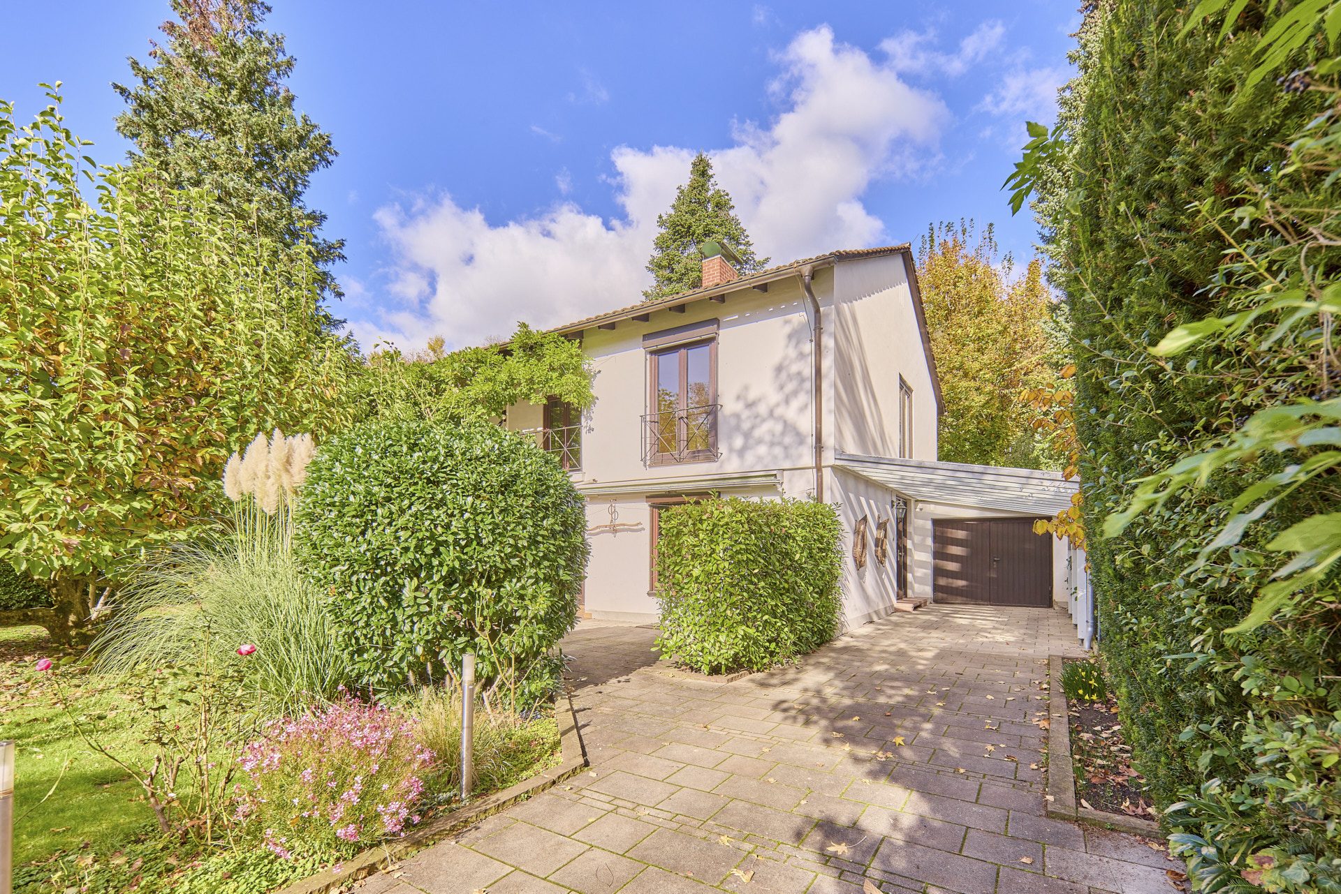 Immobilienangebot - Heidelberg - Alle - Hell und großzügig: Einfamilienhaus mit großem Garten und Garage in beliebter Wohnlage