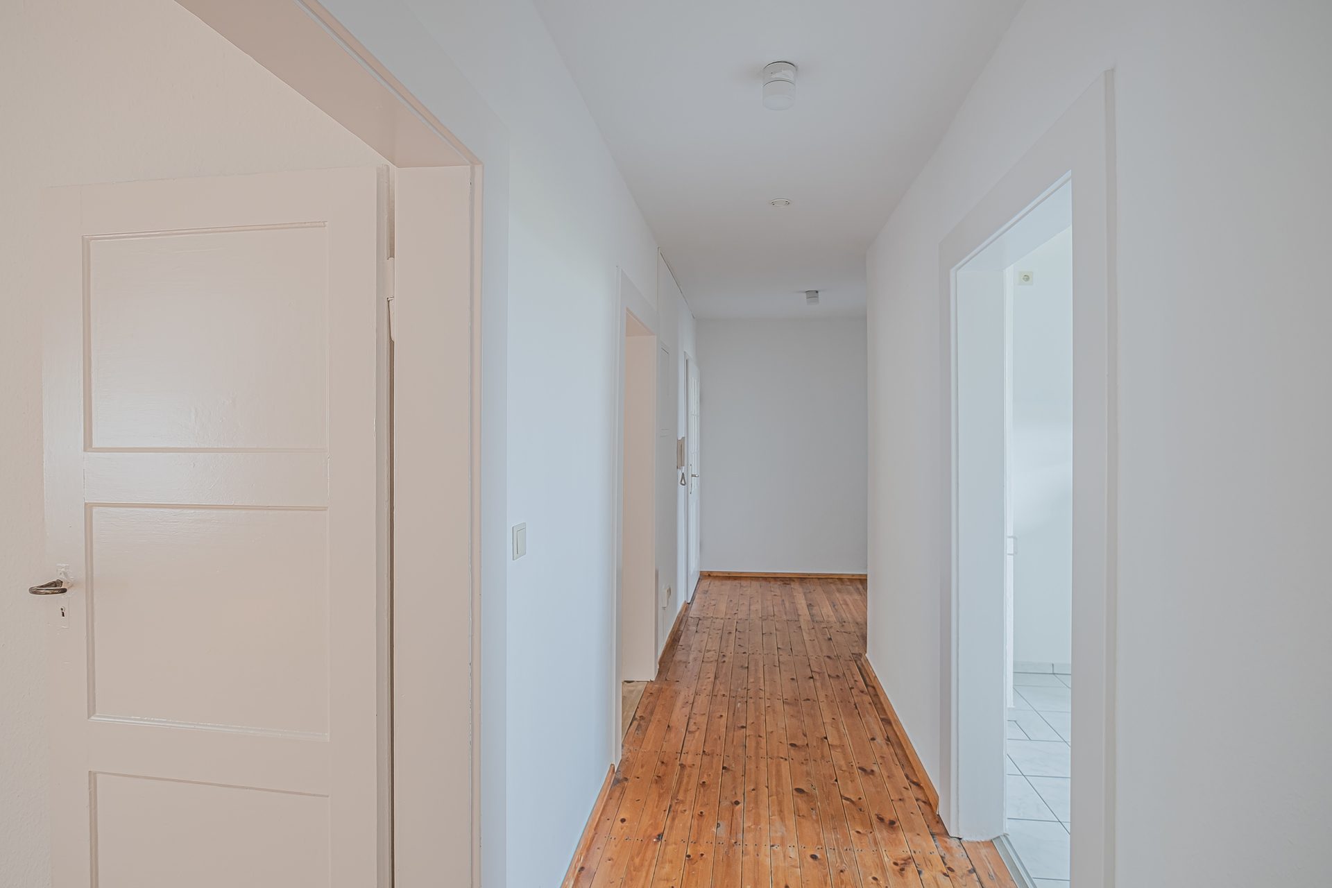Immobilienangebot - Mannheim - Alle - Helle Dreizimmer-Dachgeschosswohnung in zentraler Lage –  Ideal für Altbauliebhaber