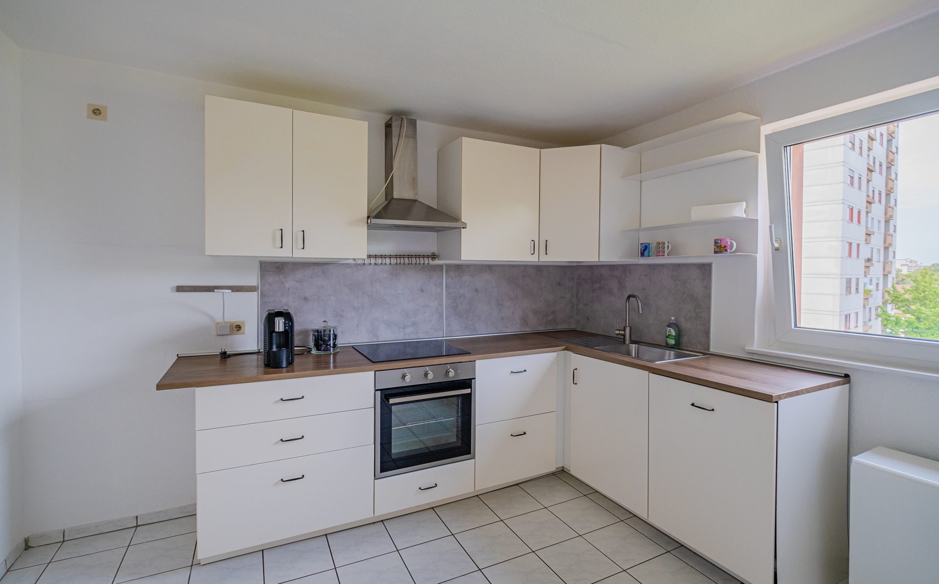 Immobilienangebot - Mannheim - Alle - Helle Dreizimmer-Dachgeschosswohnung in zentraler Lage –  Ideal für Altbauliebhaber