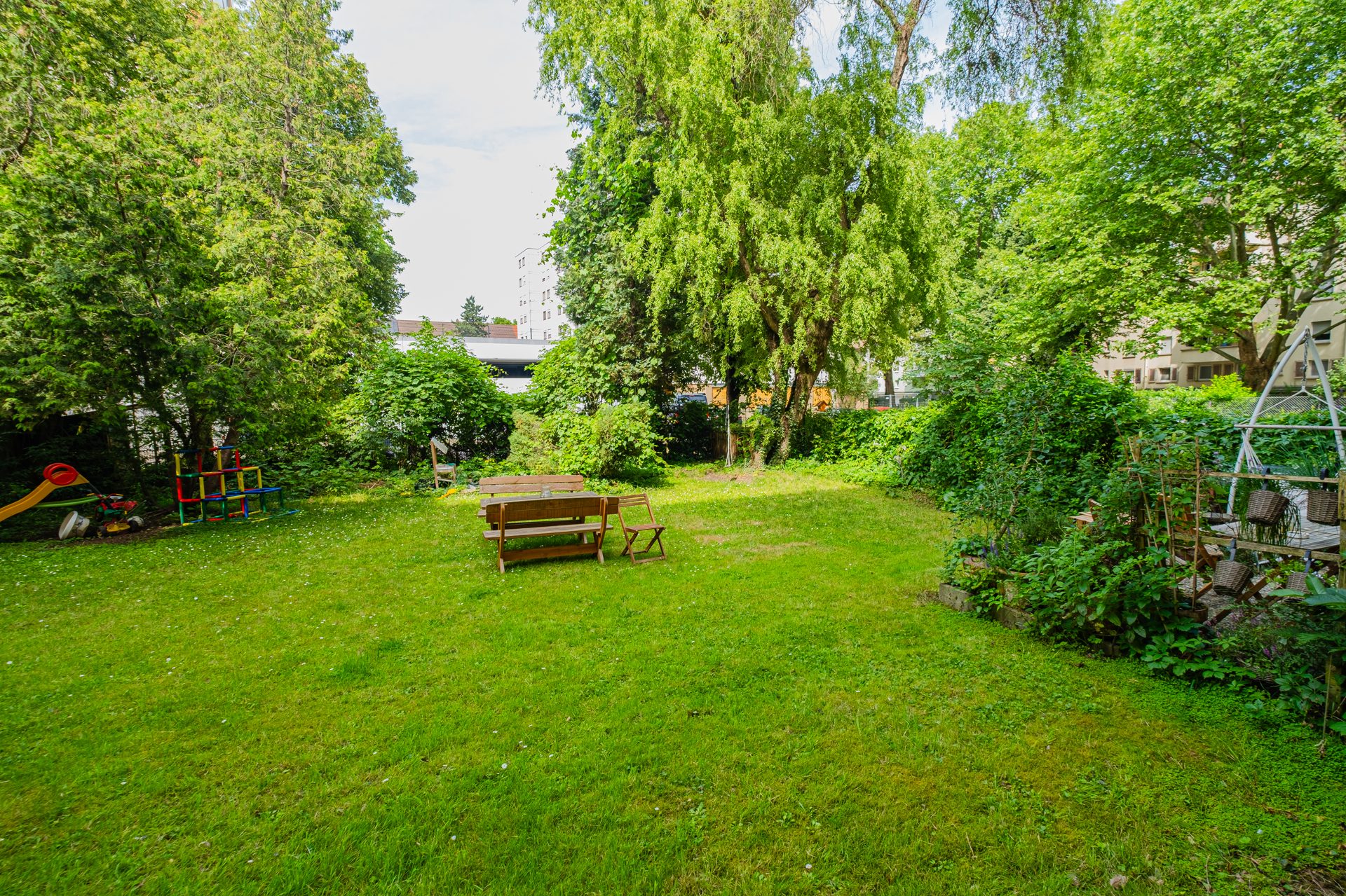 Immobilienangebot - Mannheim - Alle - Helle Dreizimmer-Dachgeschosswohnung in zentraler Lage –  Ideal für Altbauliebhaber