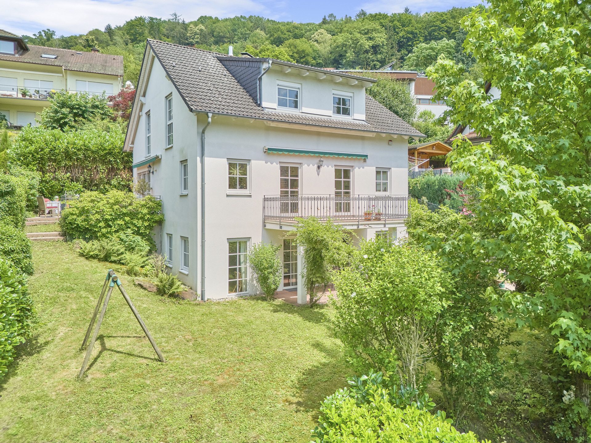 Immobilienangebot - Heidelberg - Alle - Großzügiges Einfamilienhaus mit unverbaubarem Neckarblick und ELW auf gepflegtem Gartengrundstück