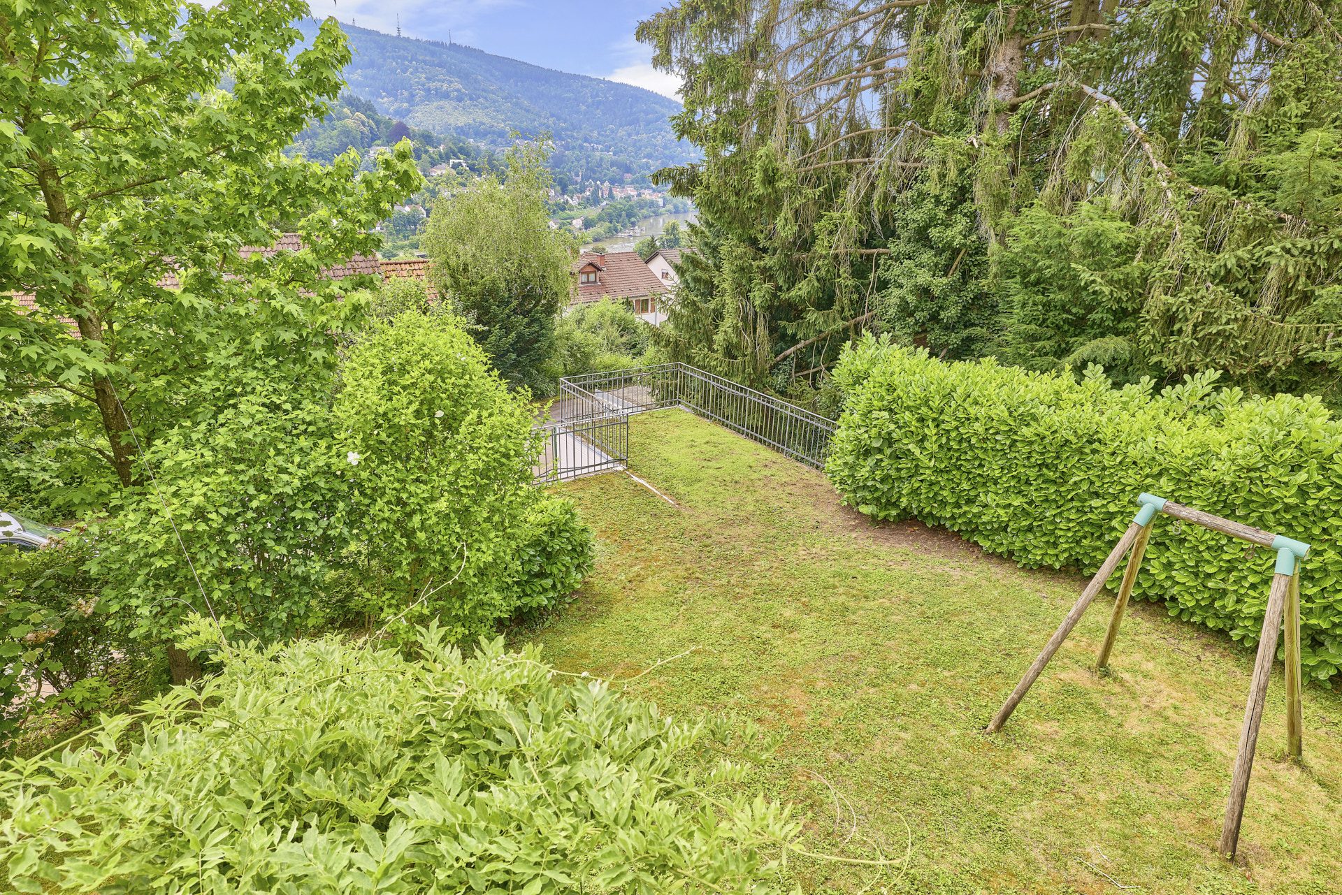 Immobilienangebot - Heidelberg - Alle - Großzügiges Einfamilienhaus mit unverbaubarem Neckarblick und ELW auf gepflegtem Gartengrundstück