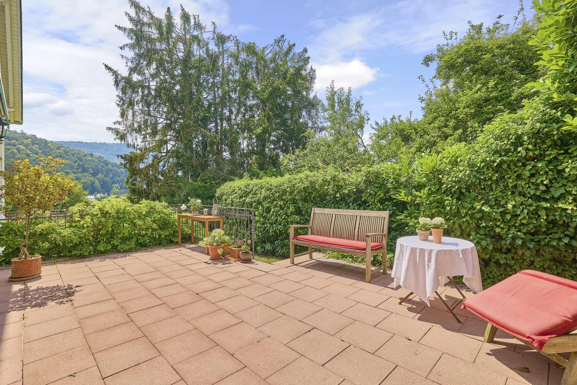 Immobilienangebot - Heidelberg - Alle - Großzügiges Einfamilienhaus mit unverbaubarem Neckarblick und ELW auf gepflegtem Gartengrundstück