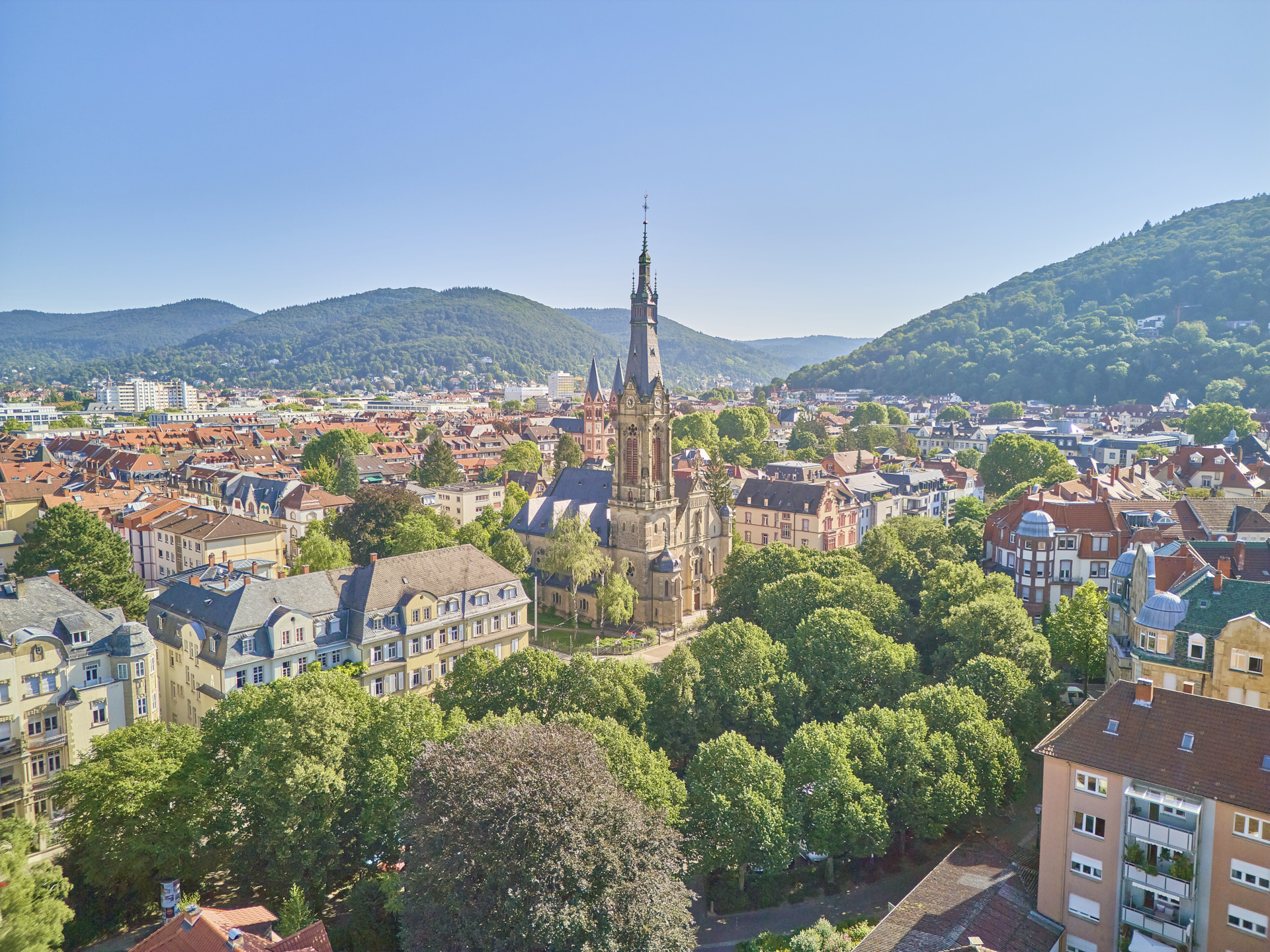 Immobilienangebot - Heidelberg - Alle - Schmuckstück in der Weststadt: freistehendes Haus mit großem Garten und komfortabler Wohnfläche