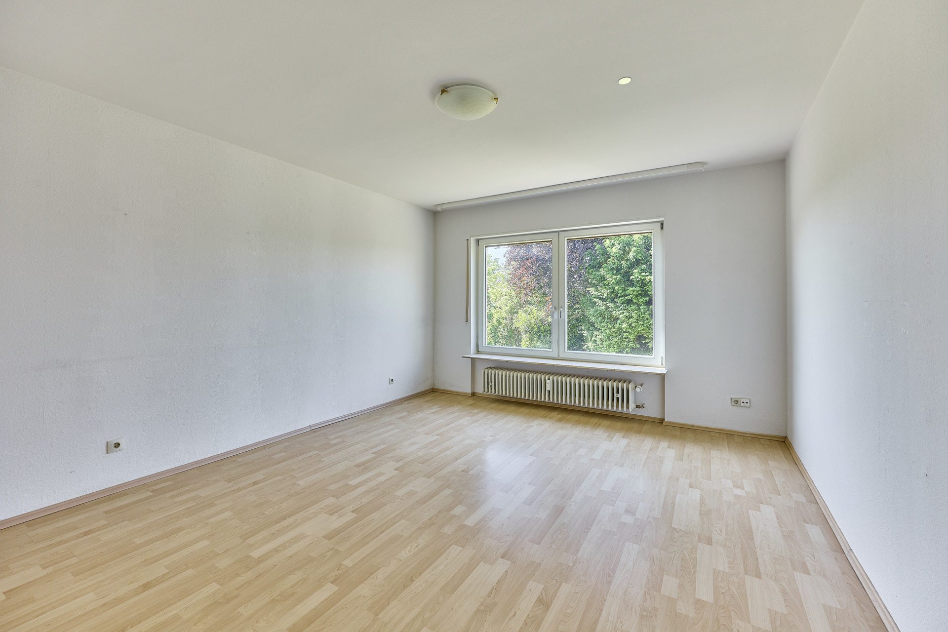 Immobilienangebot - Wiesloch - Alle - Lichtverwöhnte Wohnfreiheit: Großzügiges Einfamilienhaus mit ELW und privatem Garten in Bestlage
