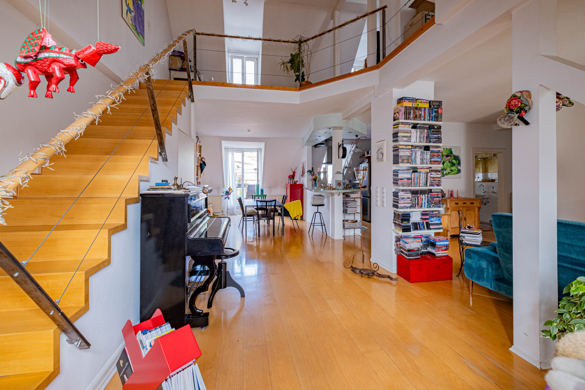 Immobilienangebot - Heidelberg - Alle - Wohnen über den Dächern der Weststadt: Maisonette mit Dachterrasse und Galerie in Kulturdenkmal