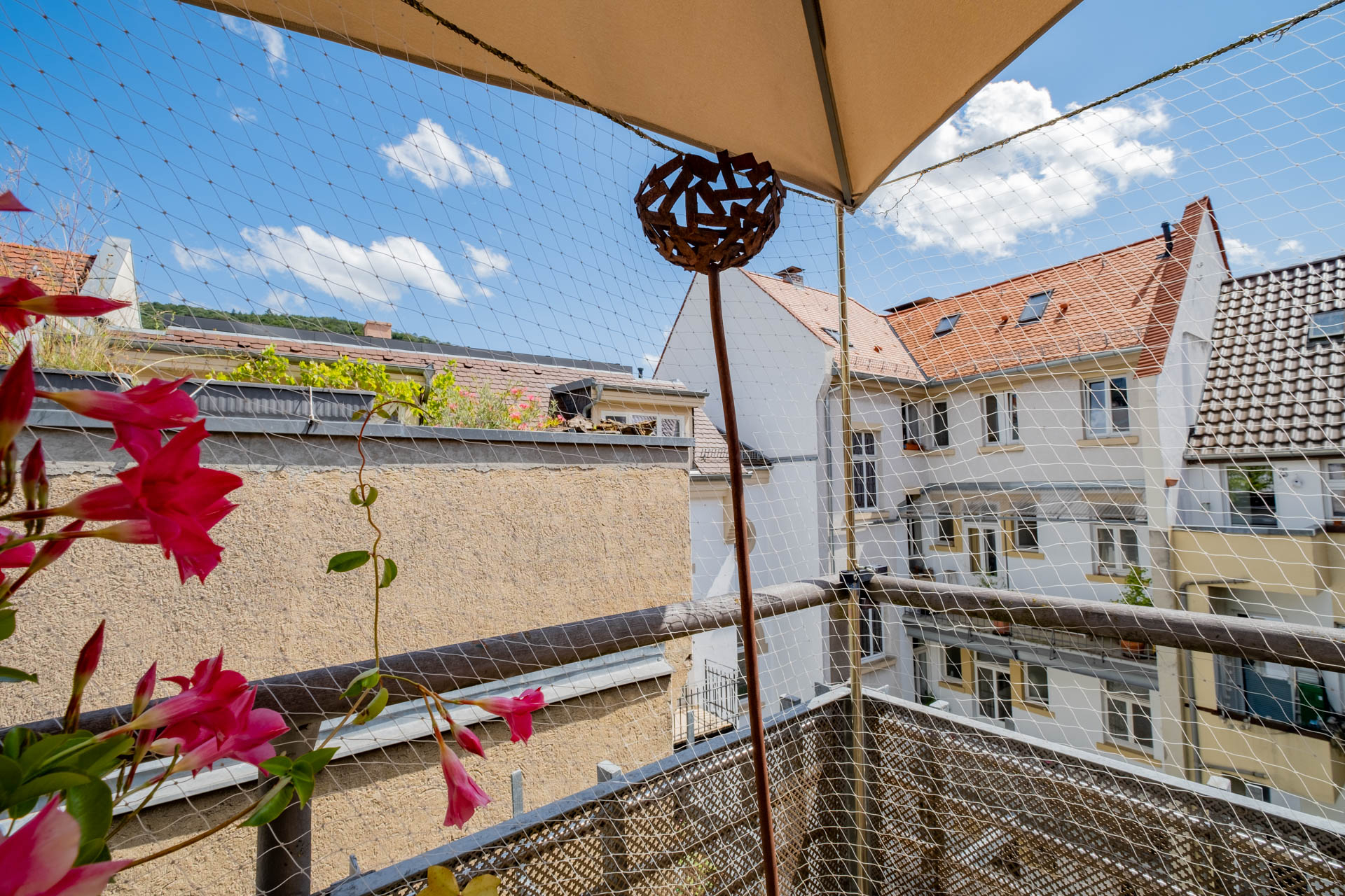Immobilienangebot - Heidelberg - Alle - Wohnen über den Dächern der Weststadt: Maisonette mit Dachterrasse und Galerie in Kulturdenkmal