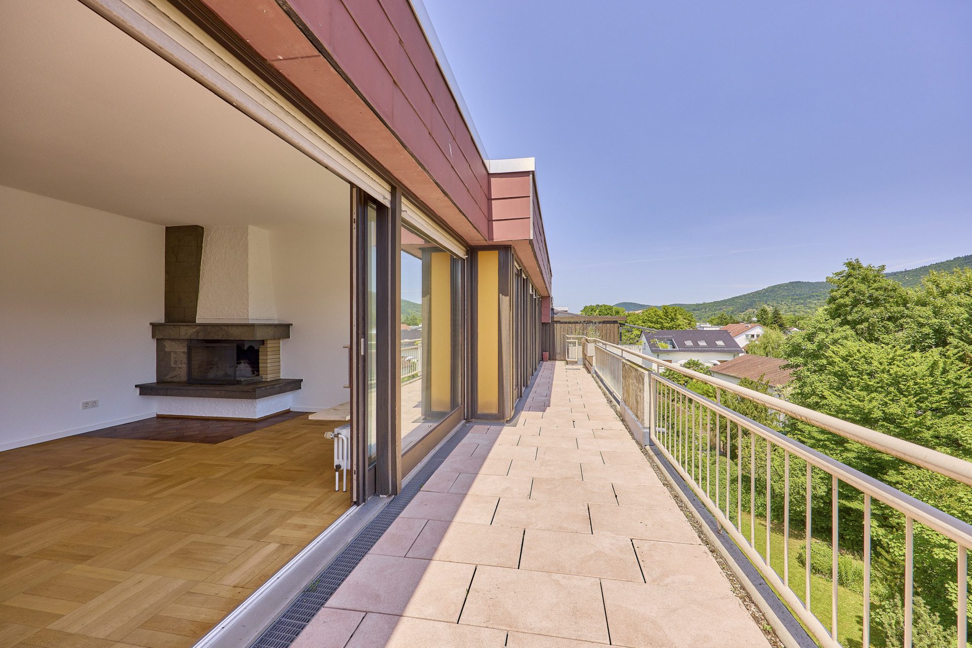 Immobilienangebot - Heidelberg - Alle - Rarität in Neuenheim: Barrierefreie 4,5-Zimmer-Penthousewohnung mit TG-Stellplatz und Fahrstuhl