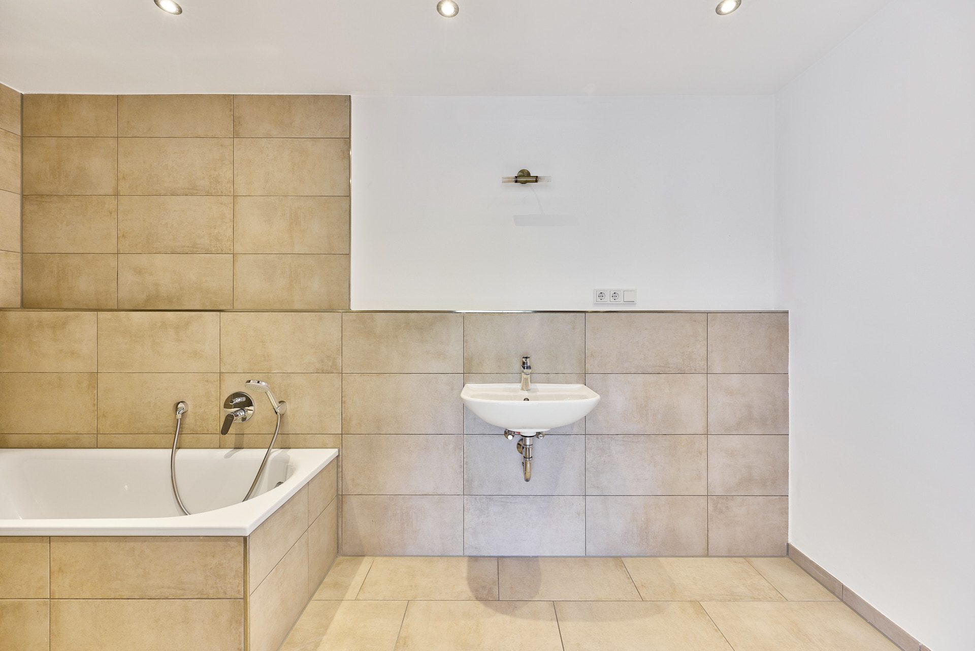 Immobilienangebot - Heidelberg - Alle - Rarität in Neuenheim: Barrierefreie 4,5-Zimmer-Penthousewohnung mit TG-Stellplatz und Fahrstuhl