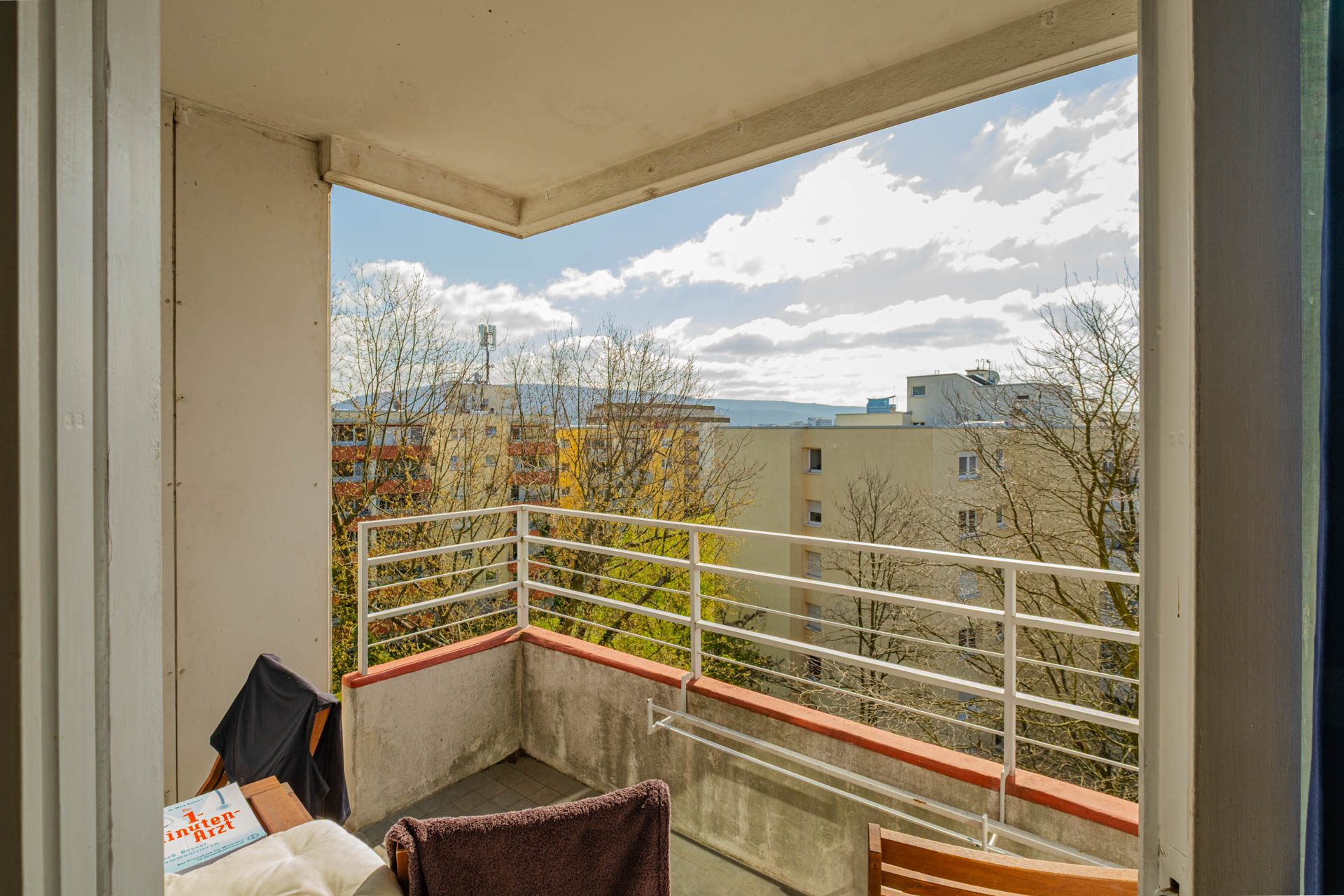 Immobilienangebot - Heidelberg - Alle - HD-Wieblingen: Sonnenverwöhnte 2-Zimmer-Wohnung im 5.OG mit Fahrstuhl und Stellplatz