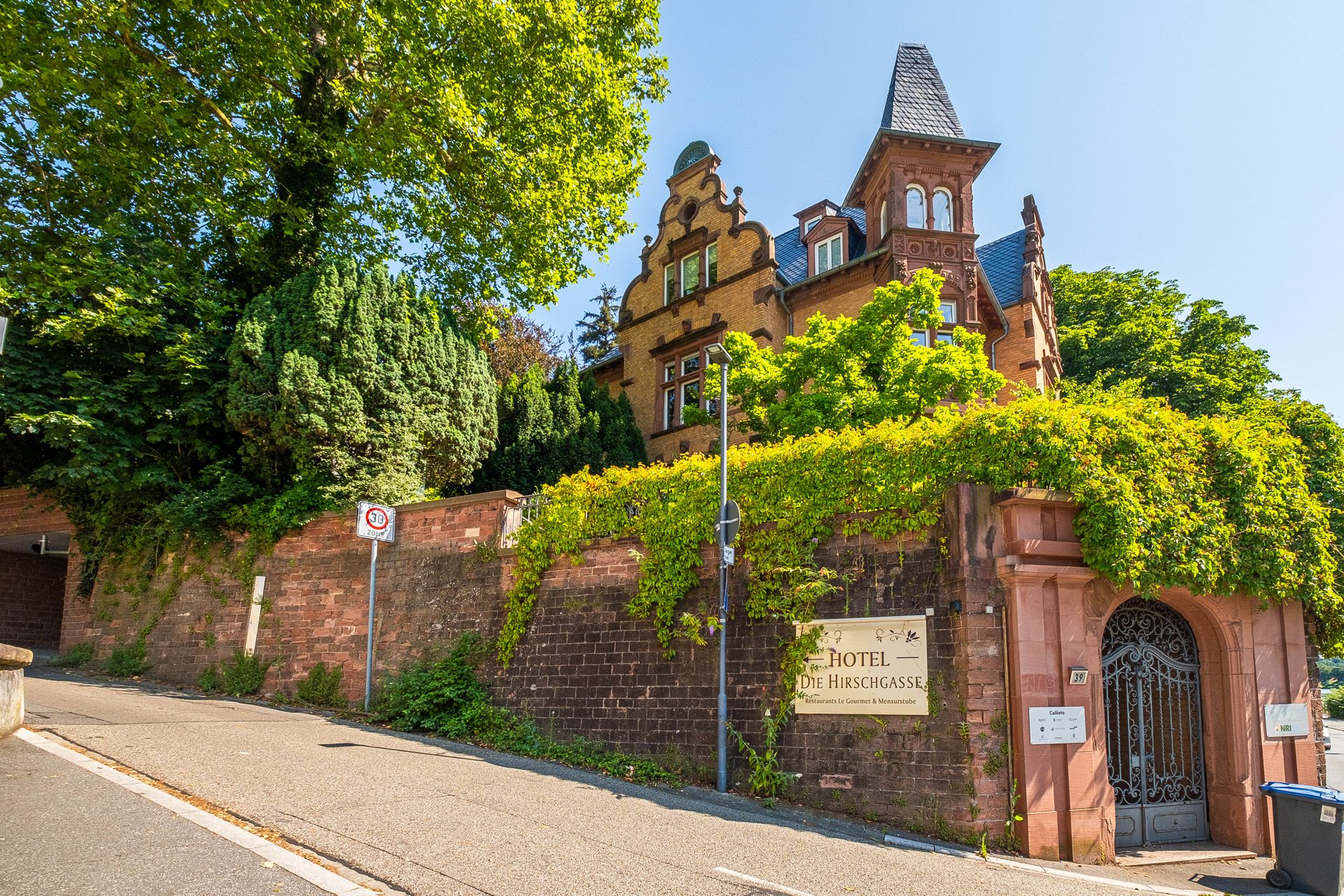 Immobilienangebot - Heidelberg - Alle - Großzügiges Altbau-Büro mit Schloss- und Neckarblick in Heidelberg