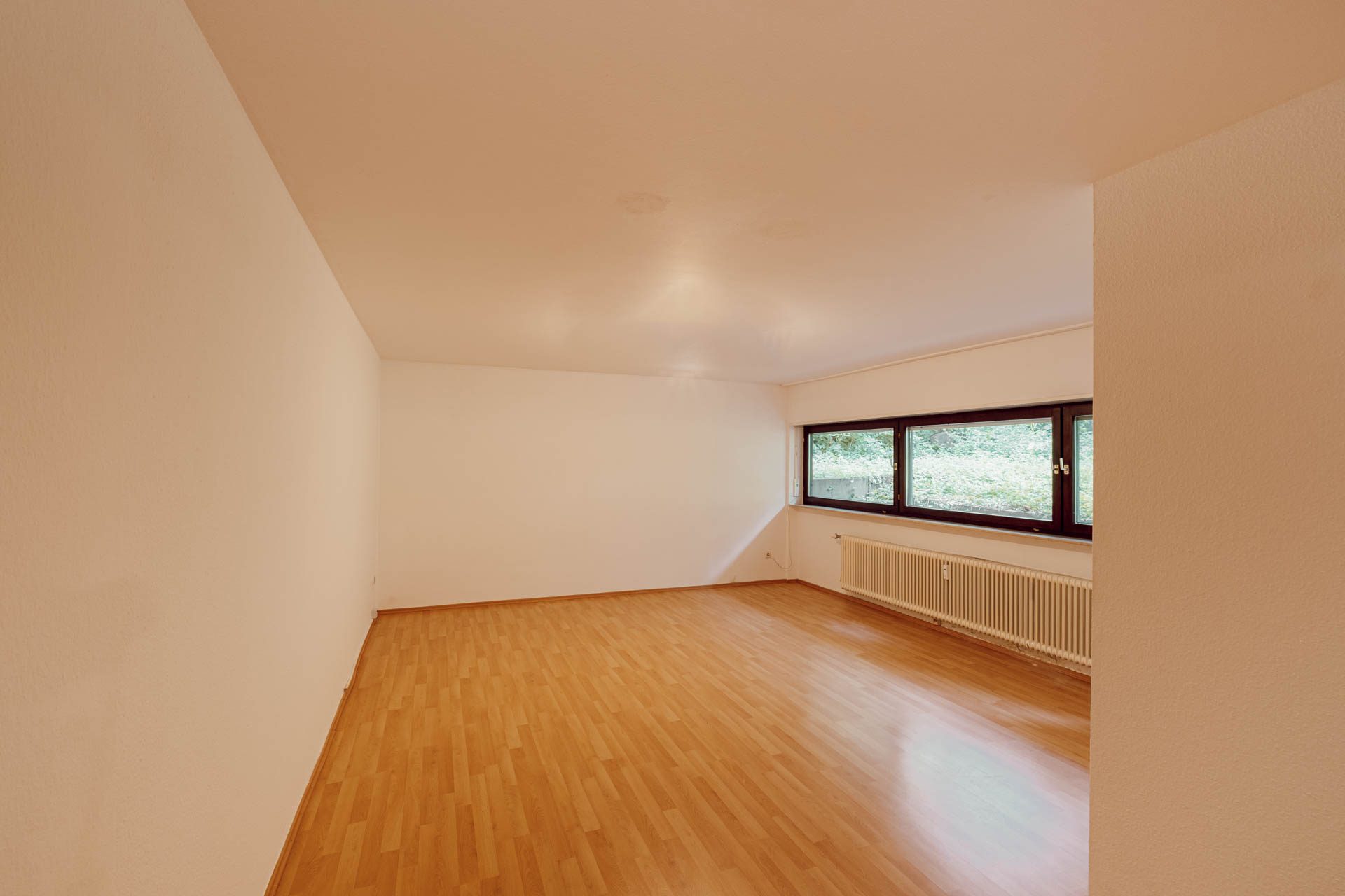 Immobilienangebot - Heidelberg / Neuenheim - Alle - Helle 2-Zimmerwohnung im Souterrain mit Grünblick
