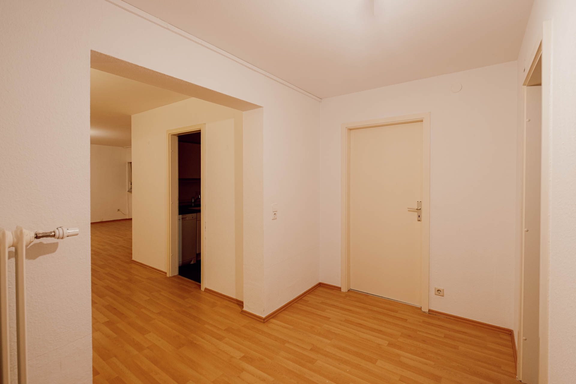 Immobilienangebot - Heidelberg / Neuenheim - Alle - Helle 2-Zimmerwohnung im Souterrain mit Grünblick