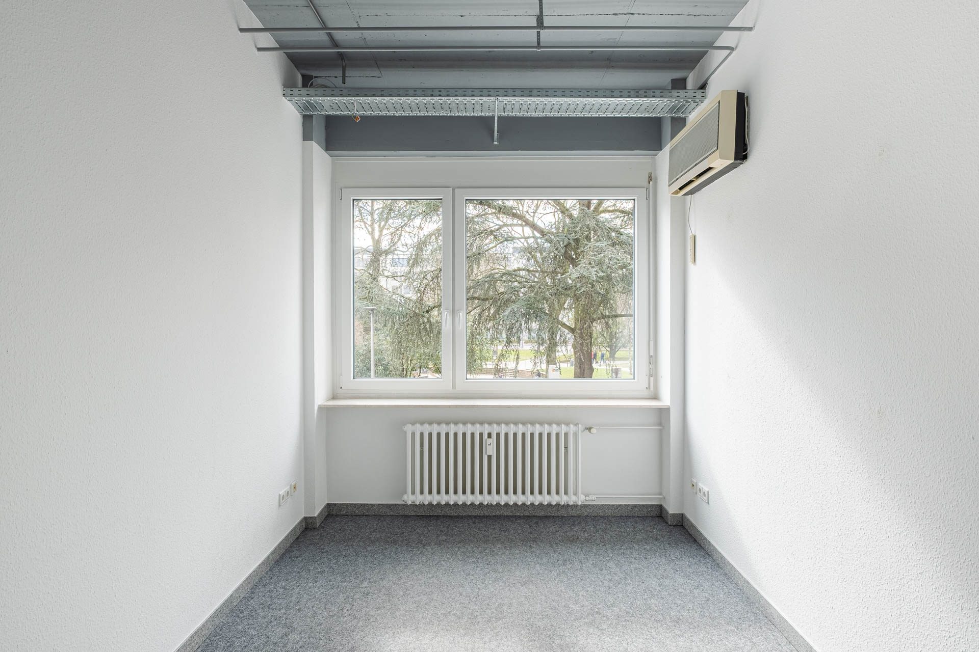 Immobilienangebot - Heidelberg - Alle - Großzügige Büroeinheit mit Besprechungsraum in zentraler Lage