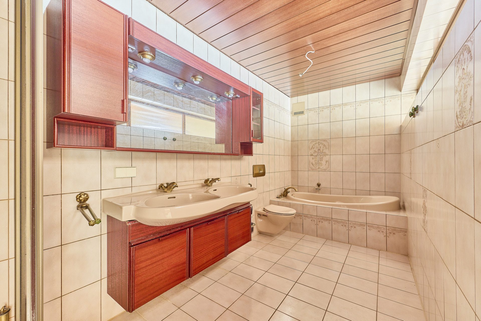 Immobilienangebot - Heidelberg - Alle - Perfekt für die ganze Familie: großzügiges Einfamilienhaus mit ELW, Garten und vielen Extras