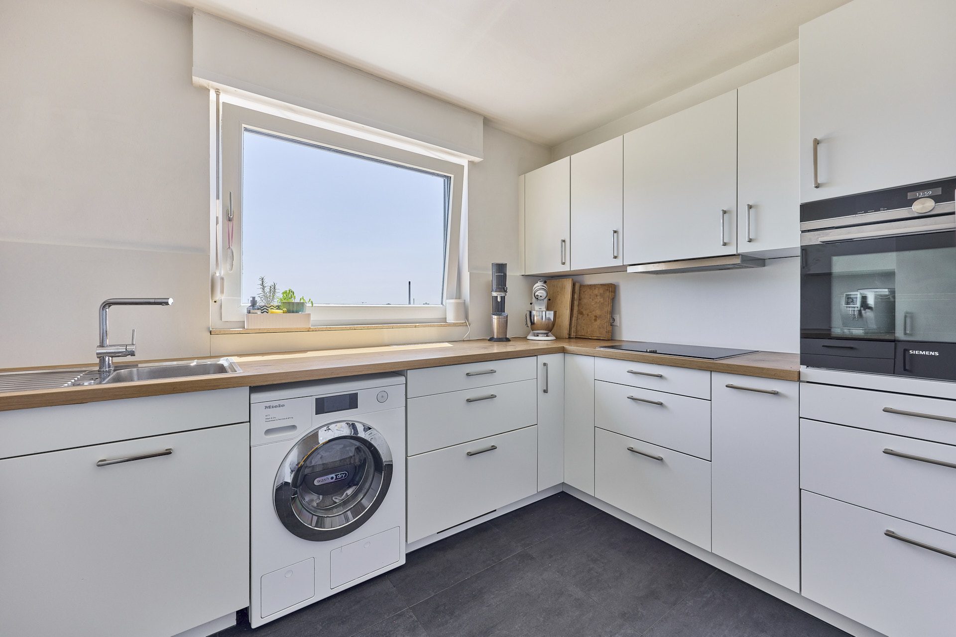 Immobilienangebot - Heidelberg / Handschuhsheim - Alle - Lichtverwöhnt & modernisiert: 4-Zimmer-Penthouse mit fantastischem Ausblick in HD-Handschuhsheim