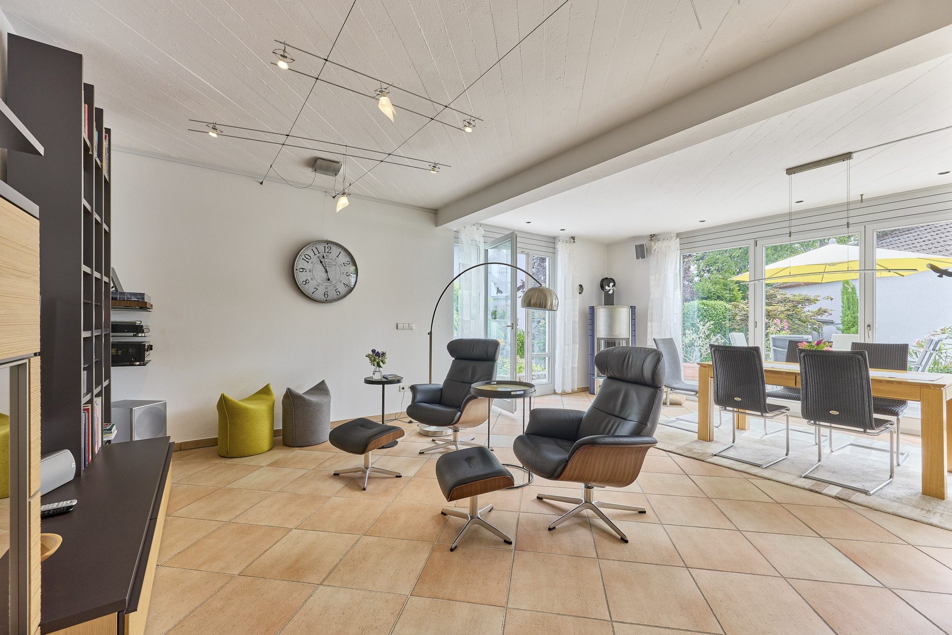 Immobilienangebot - Walldorf - Alle - Außergewöhnliches Anwesen mit Traumgarten und architektonisch ausgefallenem Anbau in Walldorf