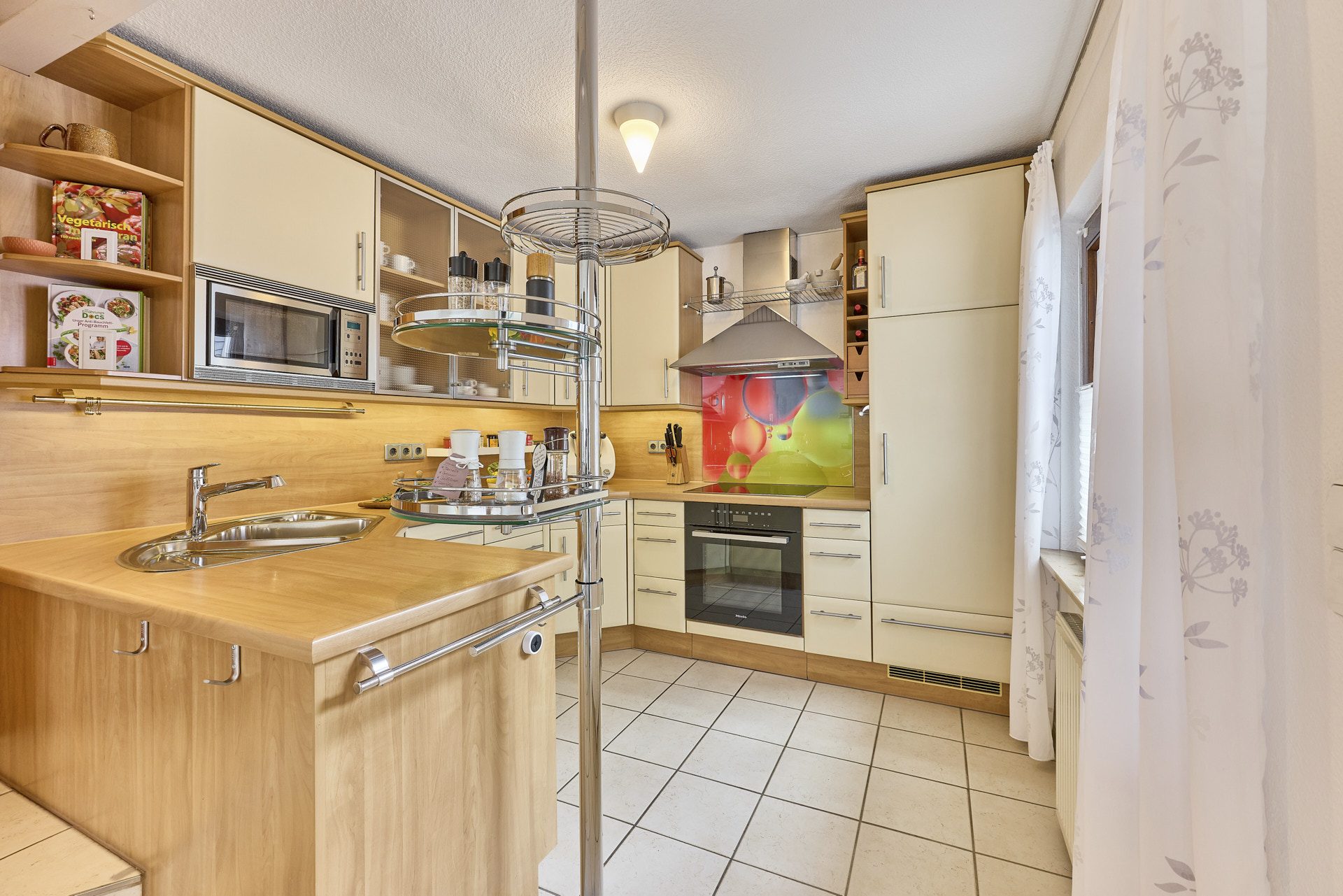 Immobilienangebot - Walldorf - Alle - Außergewöhnliches Anwesen mit Traumgarten und architektonisch ausgefallenem Anbau in Walldorf