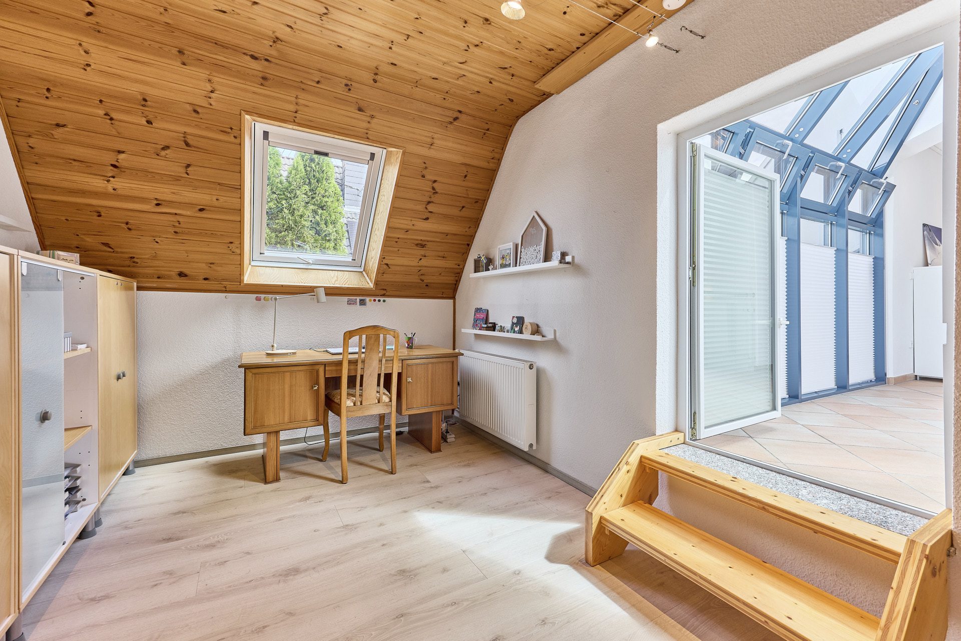 Immobilienangebot - Walldorf - Alle - Außergewöhnliches Anwesen mit Traumgarten und architektonisch ausgefallenem Anbau in Walldorf