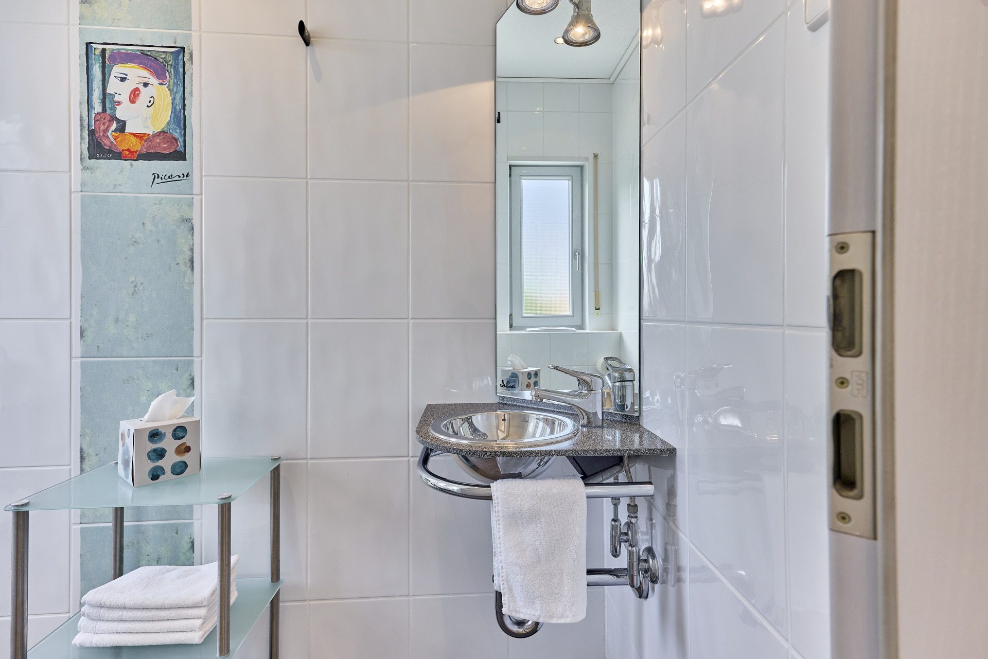 Immobilienangebot - Walldorf - Alle - Außergewöhnliches Anwesen mit Traumgarten und architektonisch ausgefallenem Anbau in Walldorf