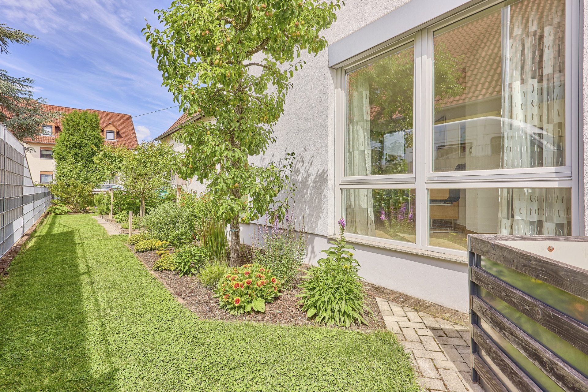 Immobilienangebot - Walldorf - Alle - Außergewöhnliches Anwesen mit Traumgarten und architektonisch ausgefallenem Anbau in Walldorf