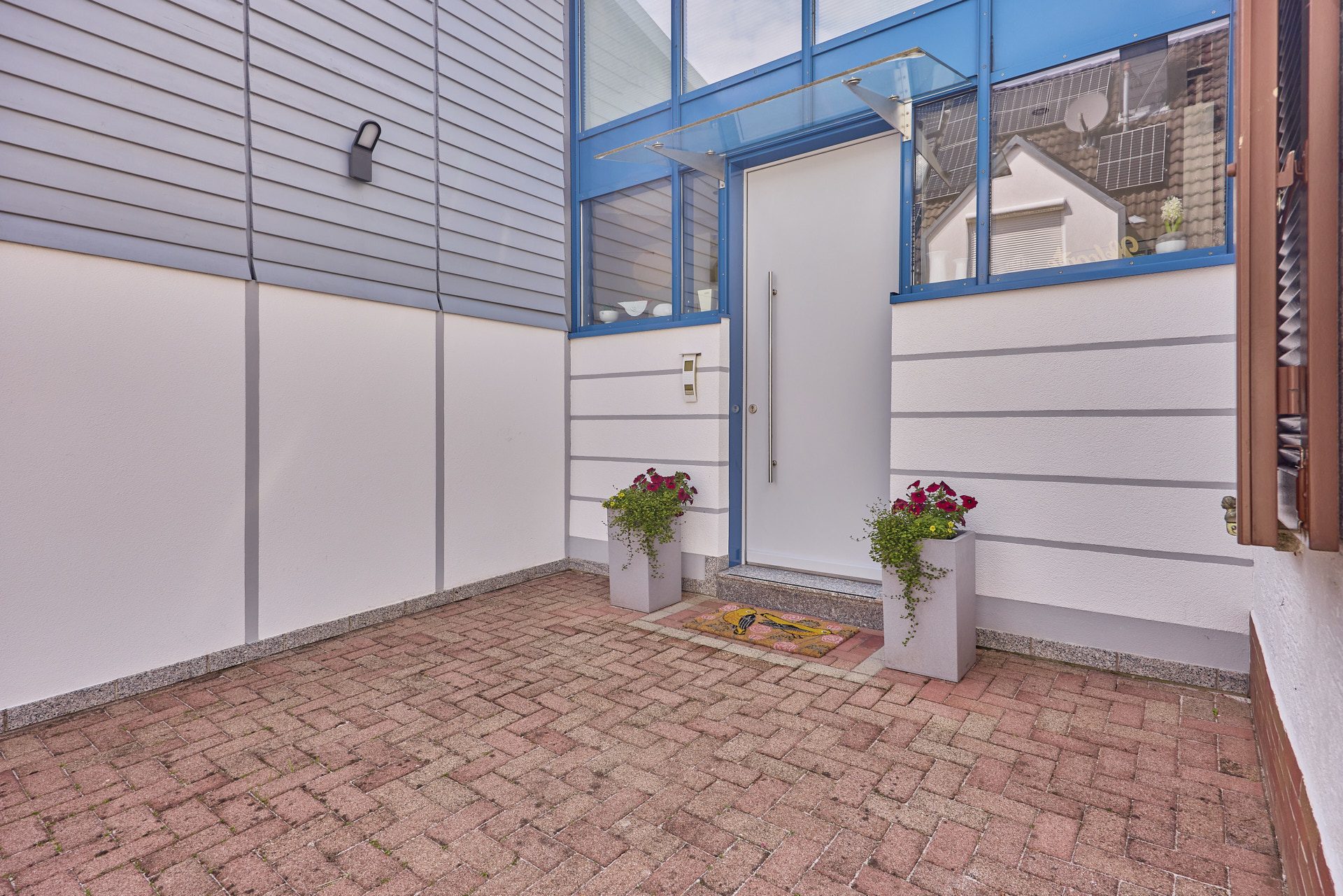 Immobilienangebot - Walldorf - Alle - Außergewöhnliches Anwesen mit Traumgarten und architektonisch ausgefallenem Anbau in Walldorf