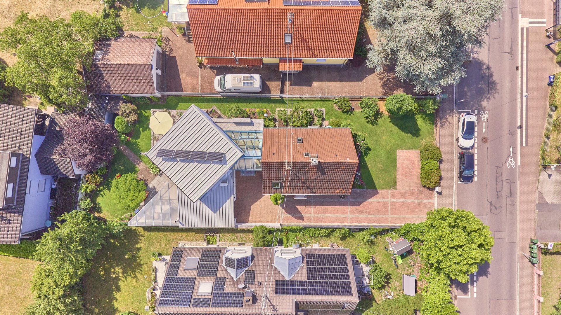 Immobilienangebot - Walldorf - Alle - Außergewöhnliches Anwesen mit Traumgarten und architektonisch ausgefallenem Anbau in Walldorf