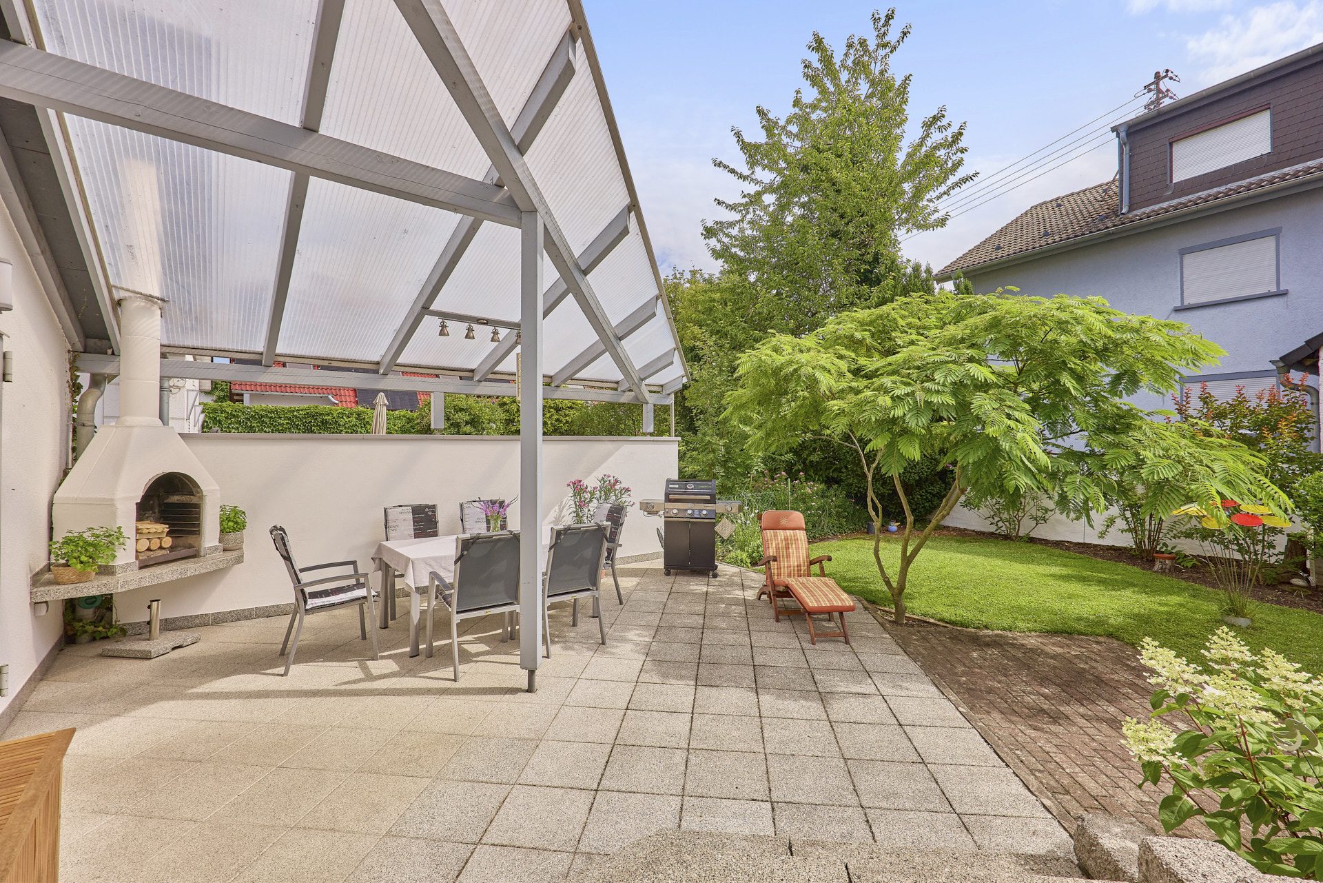 Immobilienangebot - Walldorf - Alle - Außergewöhnliches Anwesen mit Traumgarten und architektonisch ausgefallenem Anbau in Walldorf
